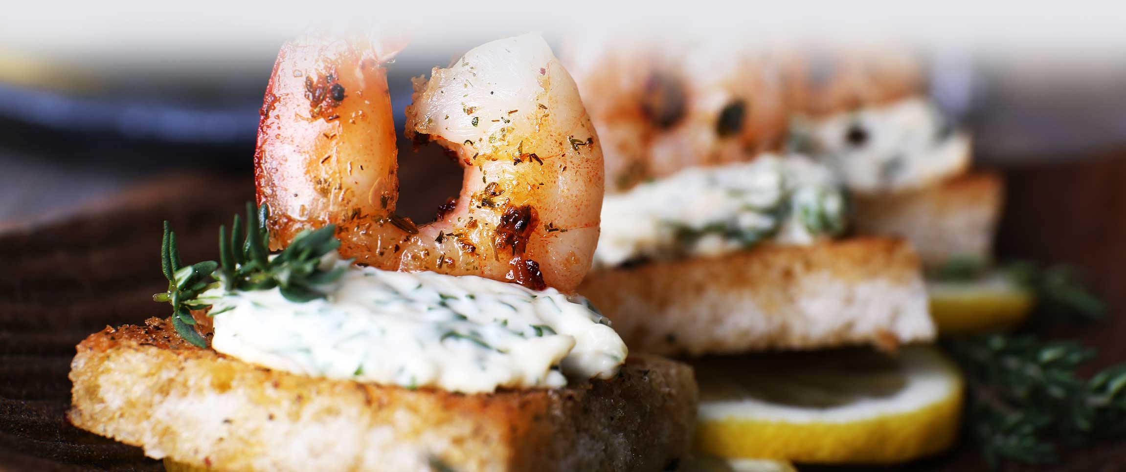 Hero - Full Width/performancefoodservice-recipes-ShrimponToastPoint-herofull