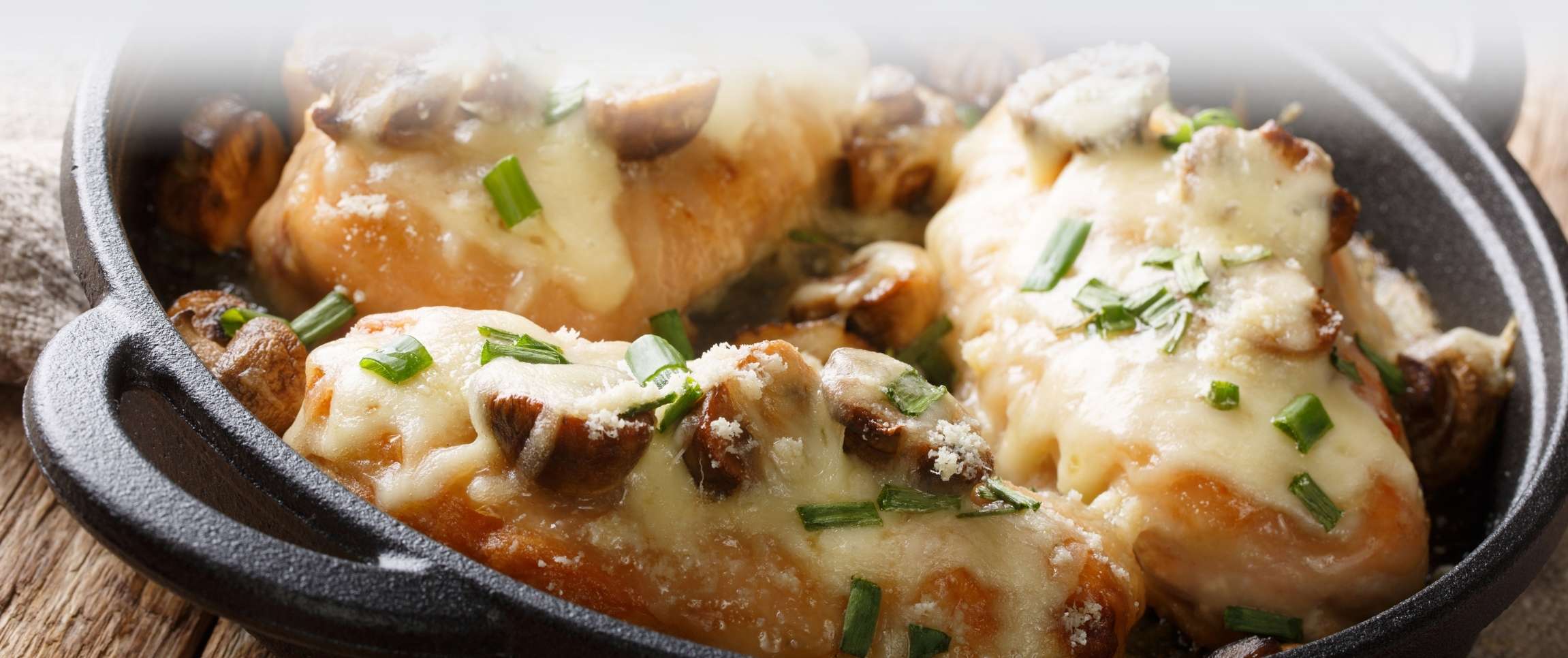 Articles/performancefoodservice-GetInspired-Cheese_Close_Up-herofull