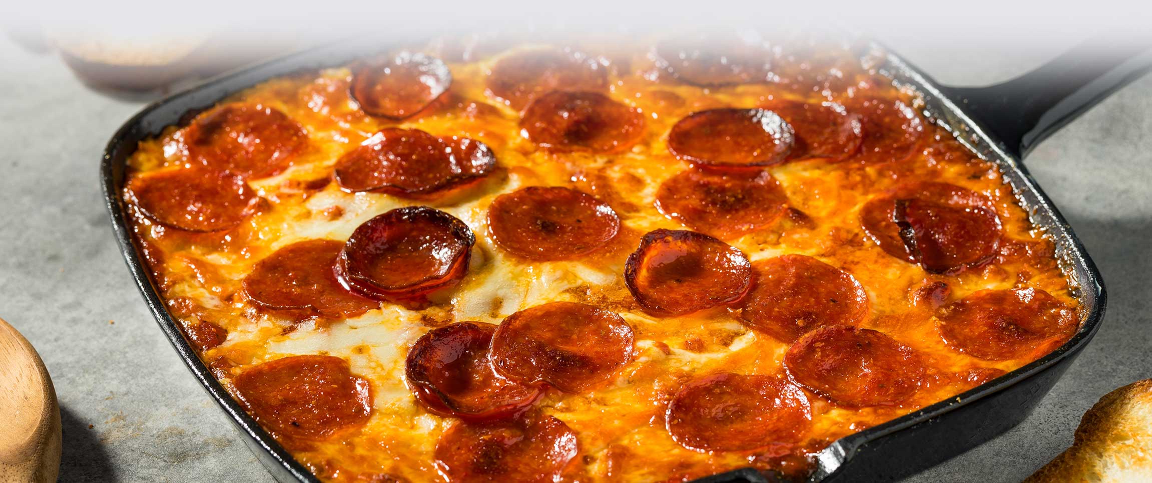 Hero - Full Width/Performancefoodservice-Recipes-Goat_Cheese_Pizza_Dip-herofull