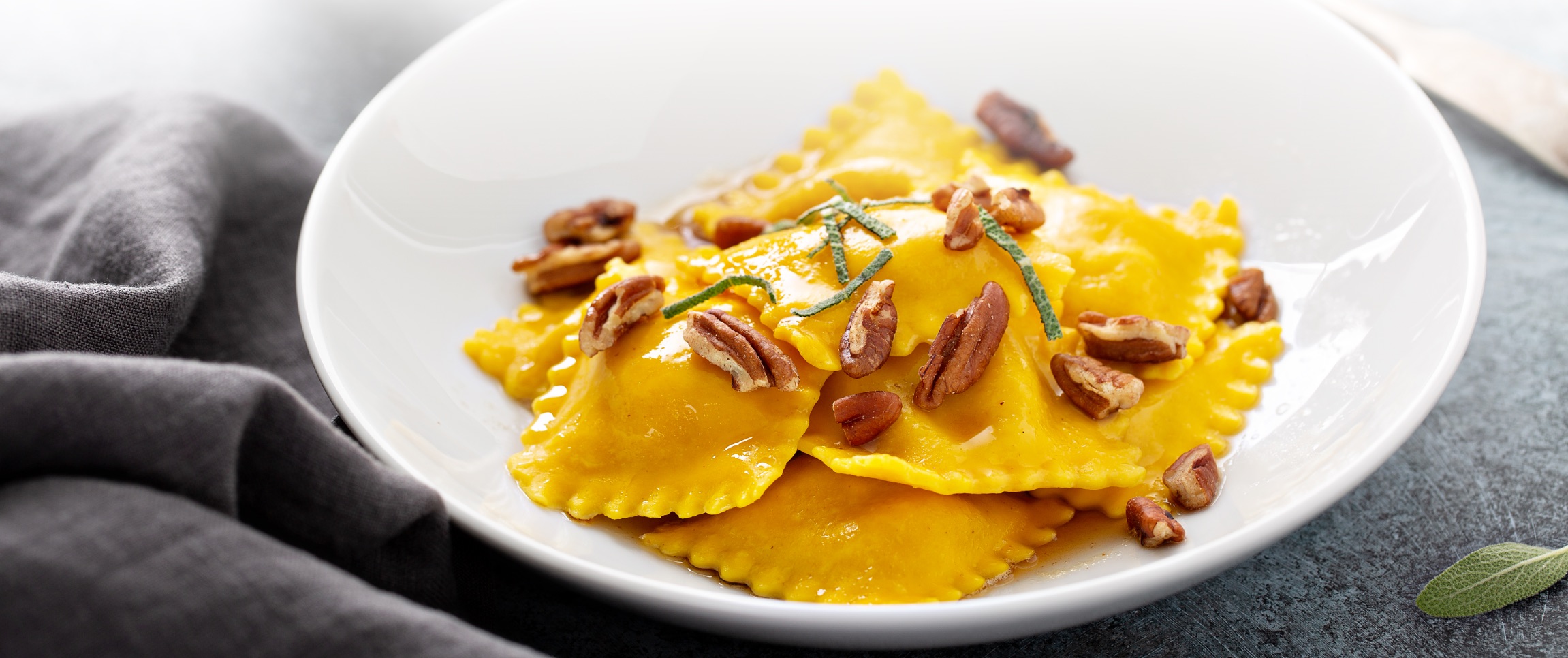 Hero - Full Width/performancefoodservice-recipes-tortellini-butternut-squash-broccoli-sauce_heroFull