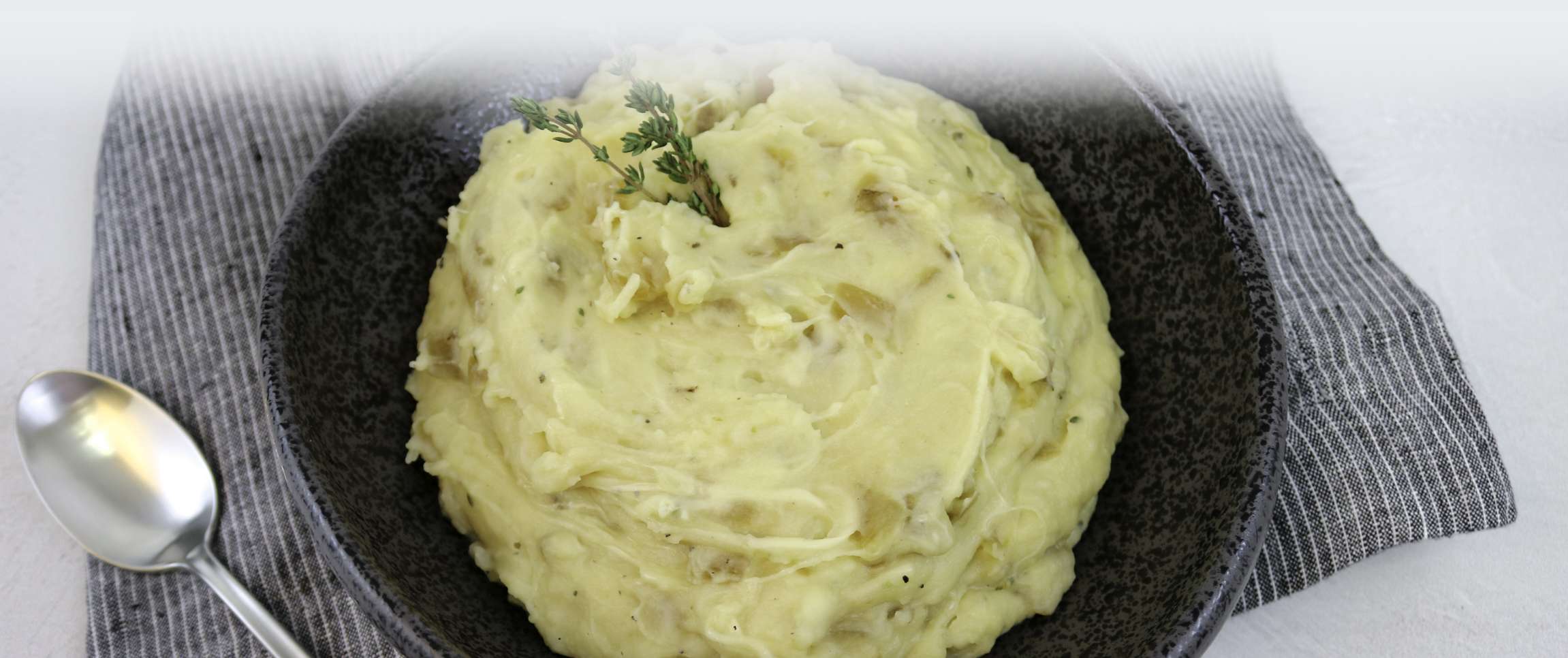Hero - Full Width/performancefoodservice-Recipes-French_Onion_Mashed_Potatoes-heroFull