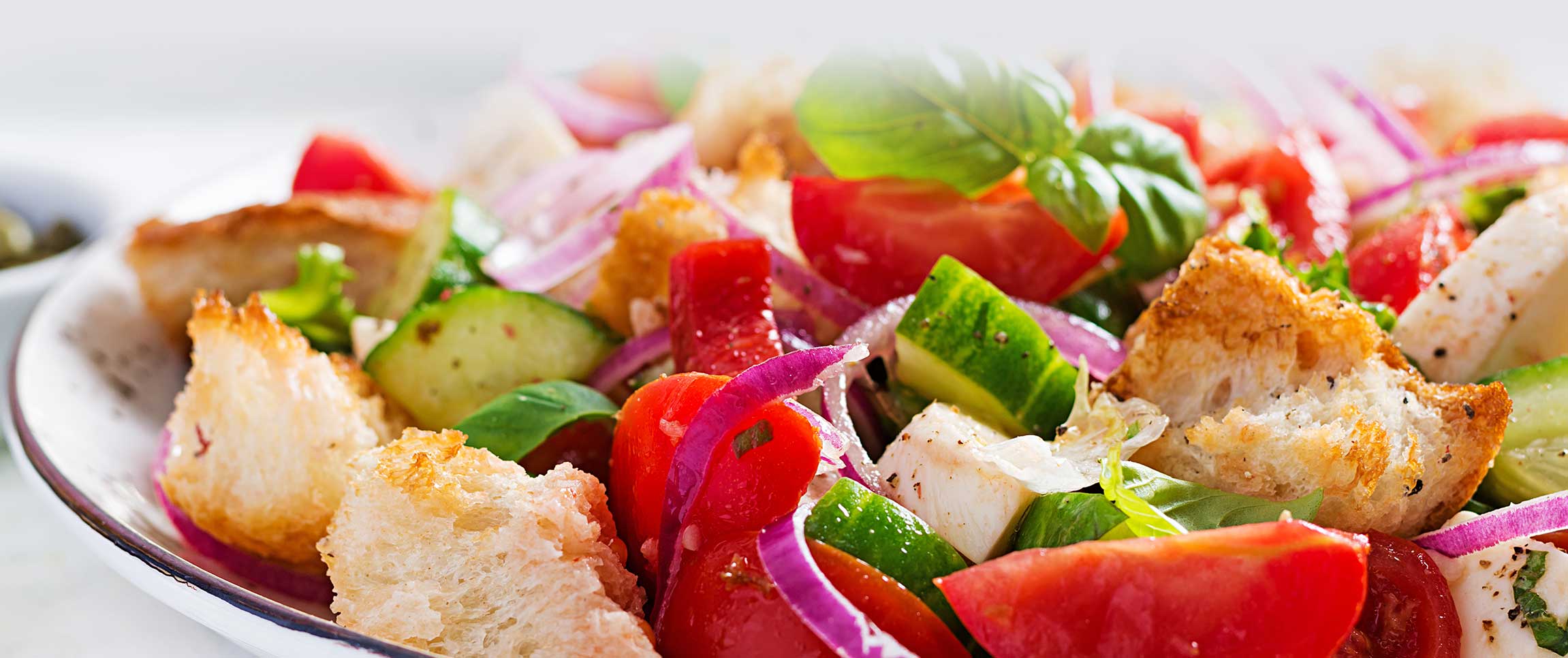 Hero - Full Width/performancefoodservice-Recipes-TomatoPanzanellaSalad-HeroFull