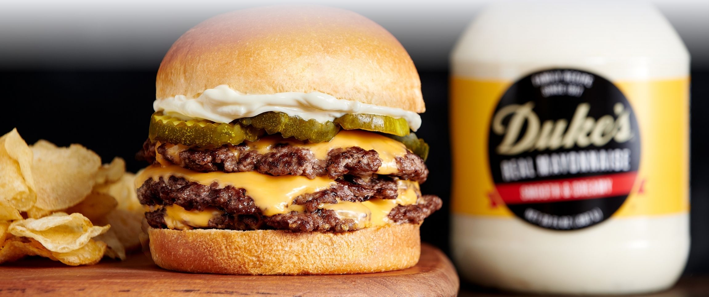 Hero - Full Width/performancefoodservice-Recipes-Dukes_Juicy_Burgers-herofull