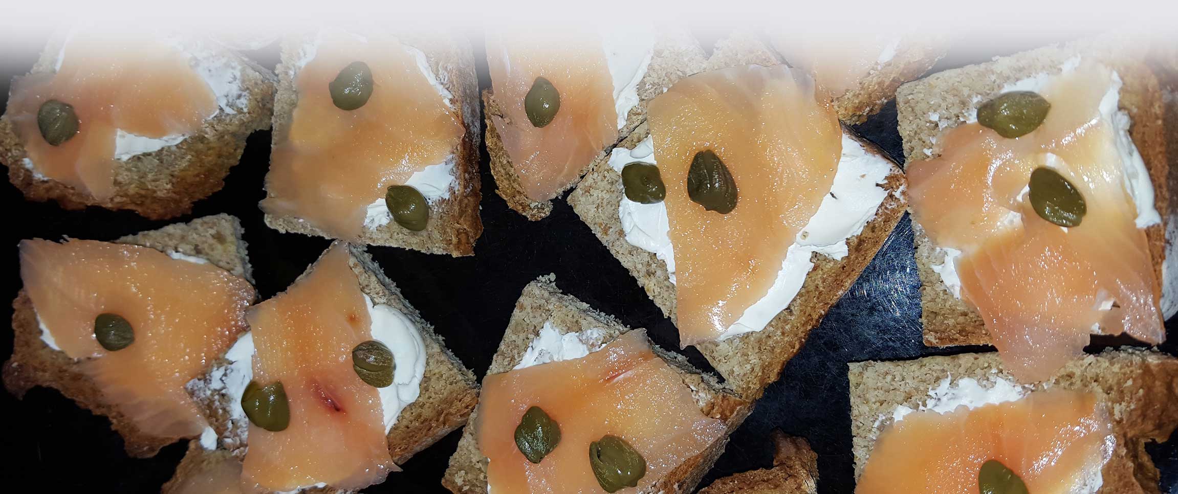 Hero - Full Width/performancefoodservice-recipes-SalmonToastPoints-herofull