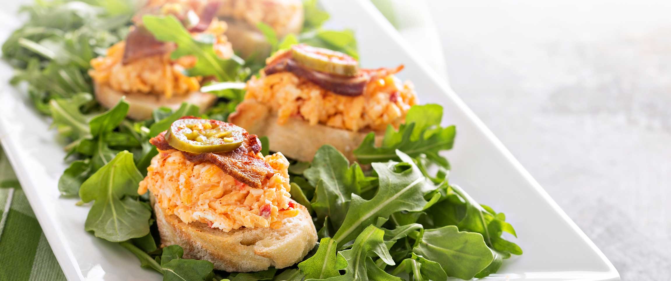 Articles/performancefoodservice-GetInspired-PimentoCheese-heroFull