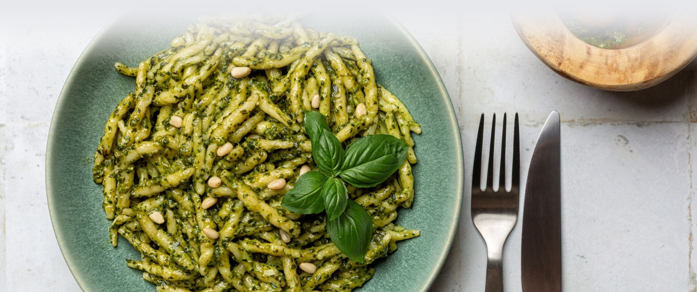 Hero - Full Width/performancefoodservice-Recipes-Pasta_Fusilli_Al_Ferretto_Pesto-herofull