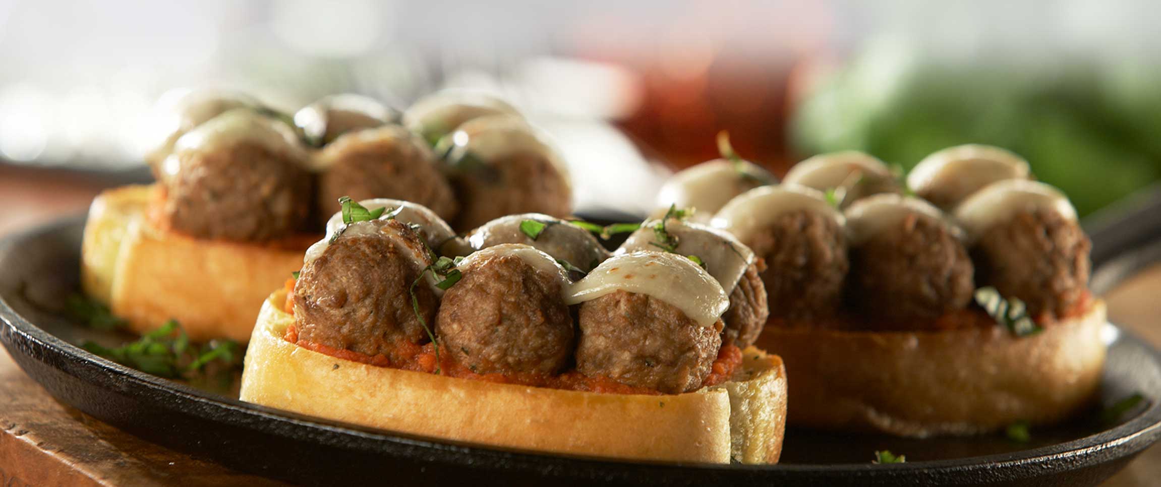 Hero - Full Width/performancefoodservice-recipes-ItalianStyleMeatball-Garlic-ToastCrostini-herofull