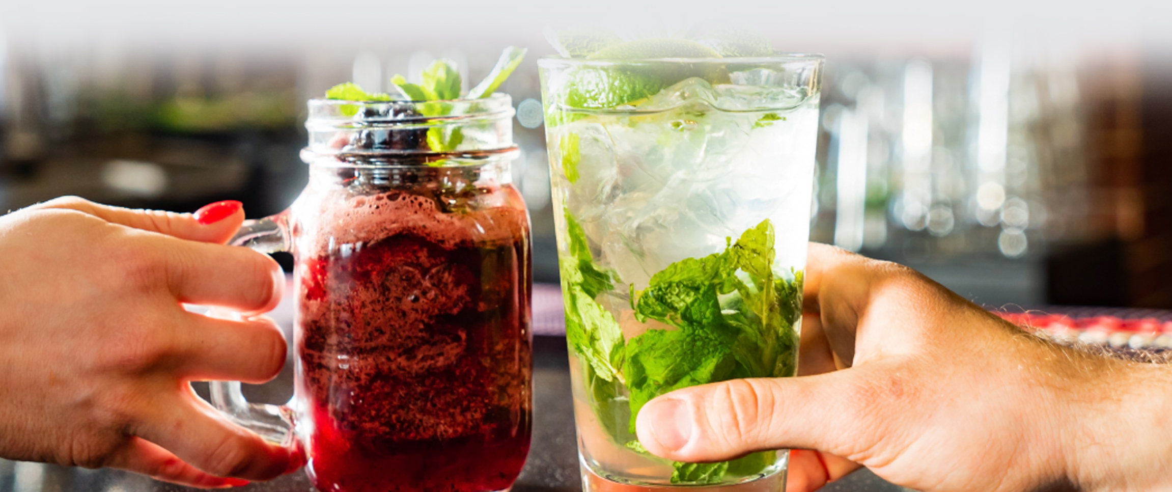Articles/performancefoodservice-GetInspired-Carry On- 2022 Trends with Legs_hero_full