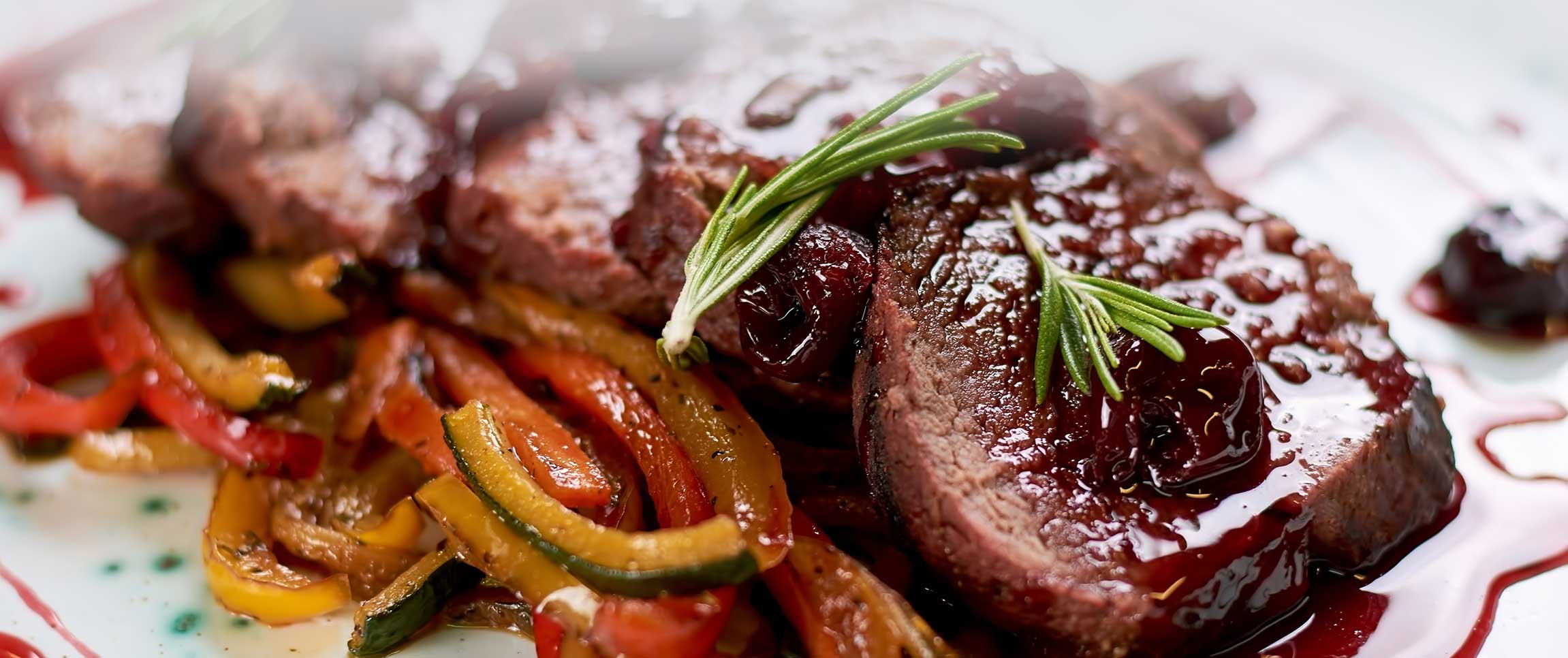 Hero - Full Width/performancefoodservice-recipes-SpicedNYStripSteak-HeroFull