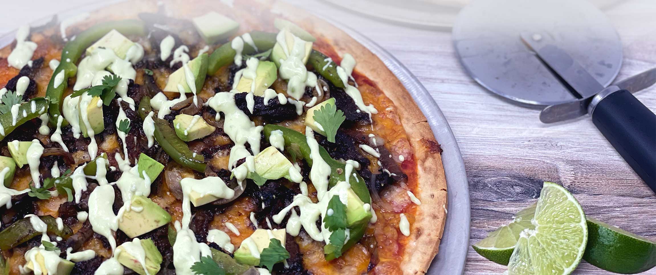 Hero - Full Width/performancefoodservice-Recipe-AvocadoFajitaPizza-HeroFull