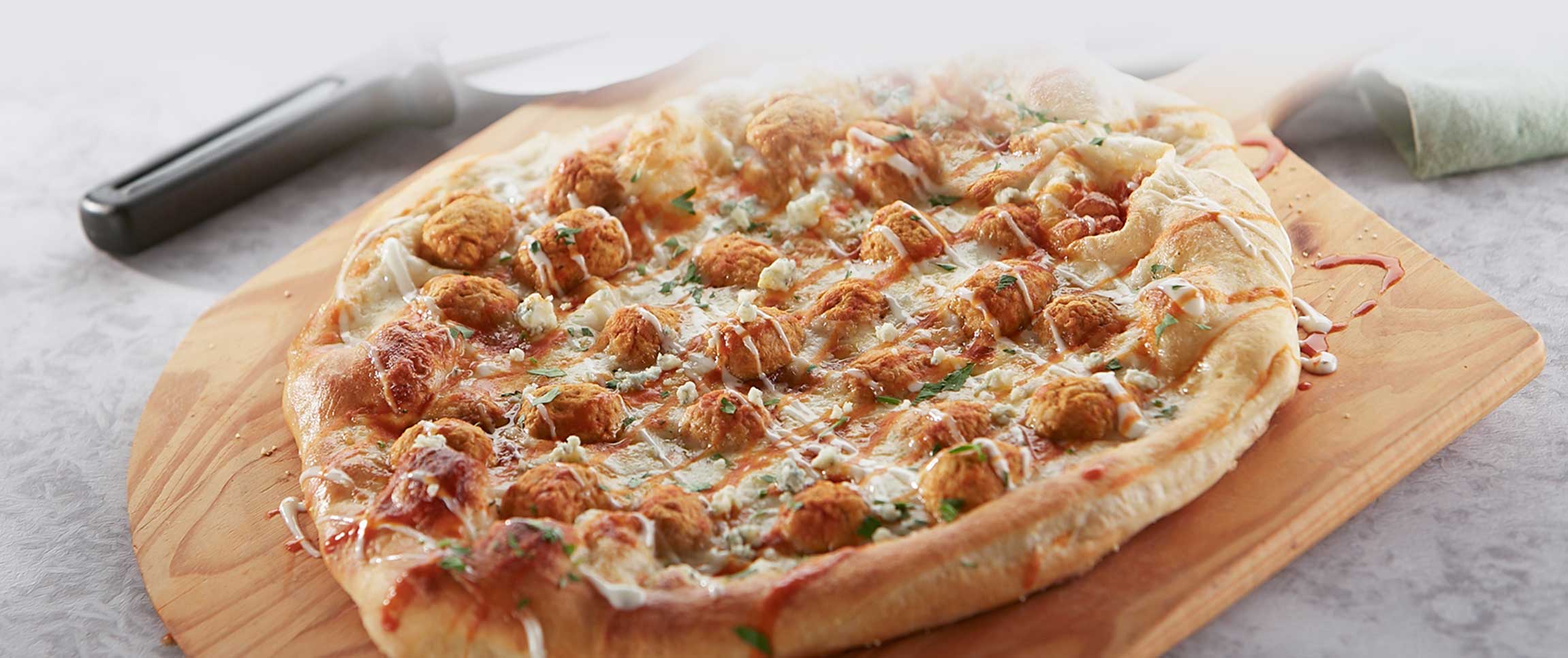 Hero - Full Width/performancefoodservice-recipes-Chicken-Meatball-Pizza-herofull