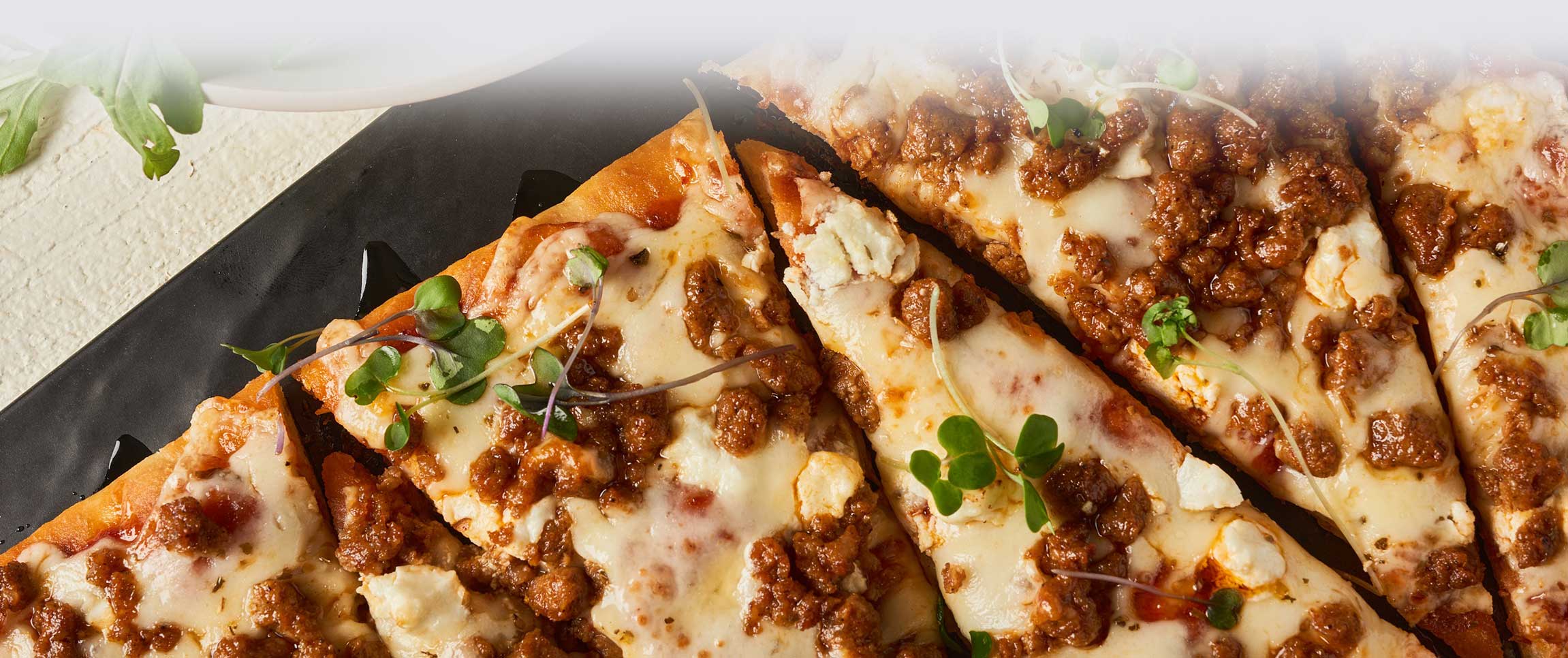 Hero - Full Width/performancefoodservice-recipes-MexicanInspiredPizza-herofull
