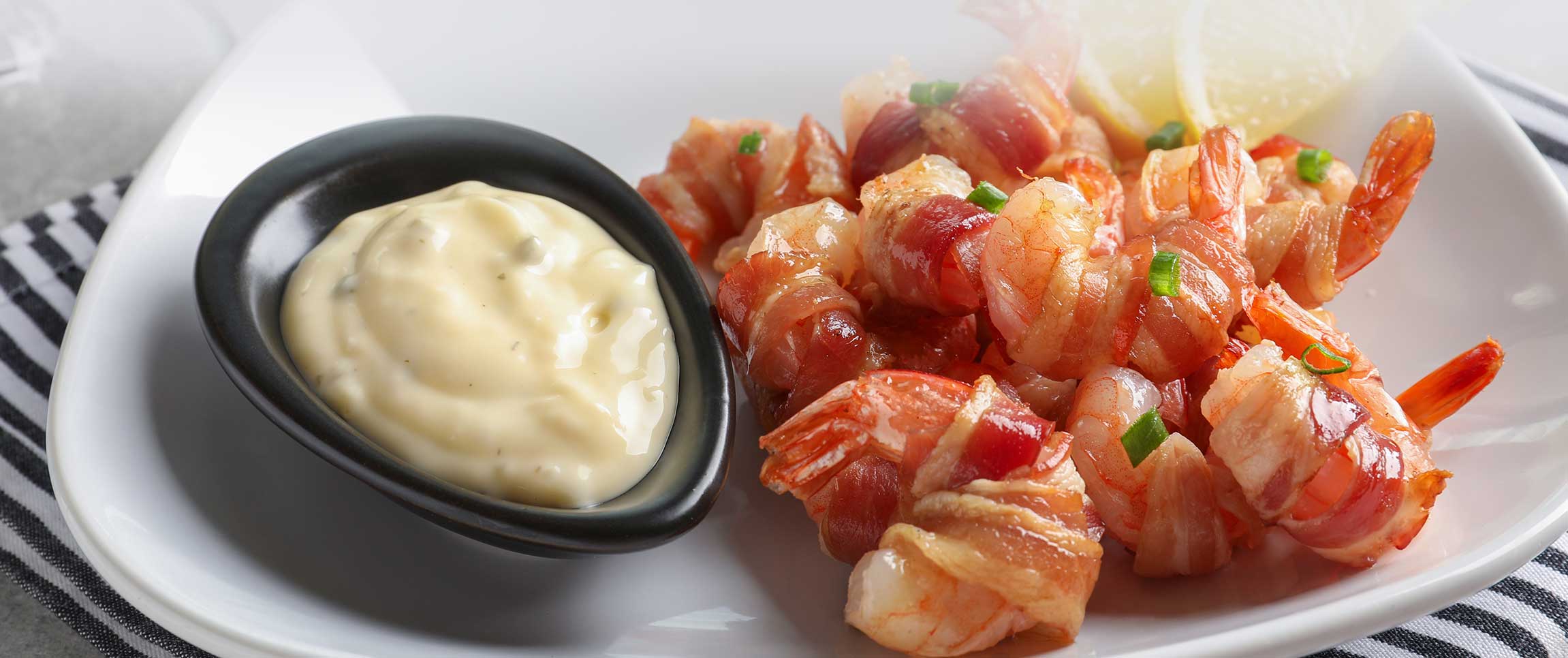 Hero - Full Width/performancefoodservice-Recipe-BaconWrappedShrimp-Herofull