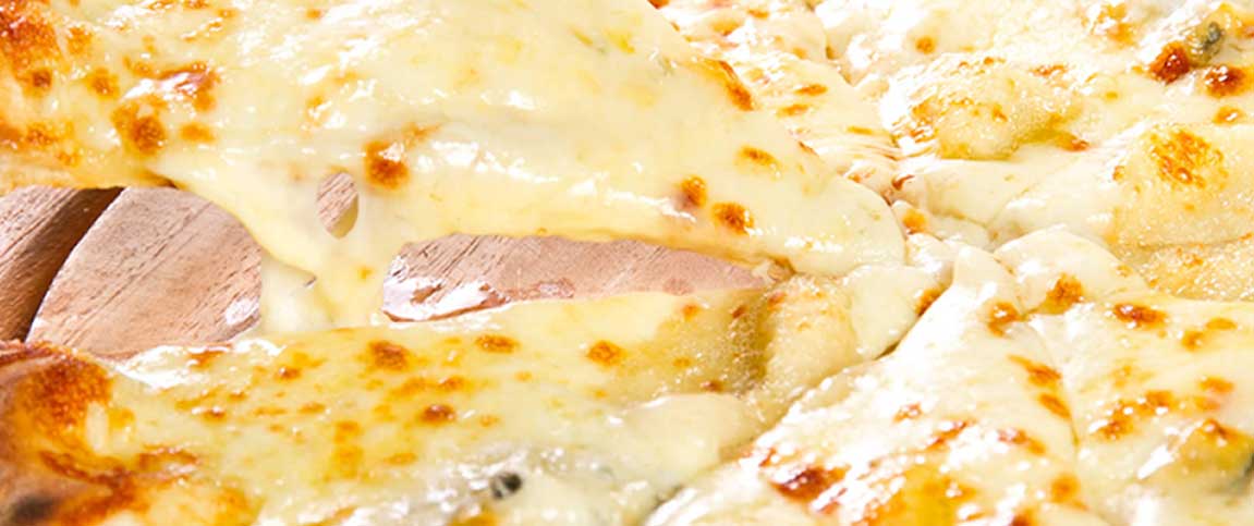 Hero - Full Width/performancefoodservice-Recipes-THREE_CHZ_PIZZA-heroFull