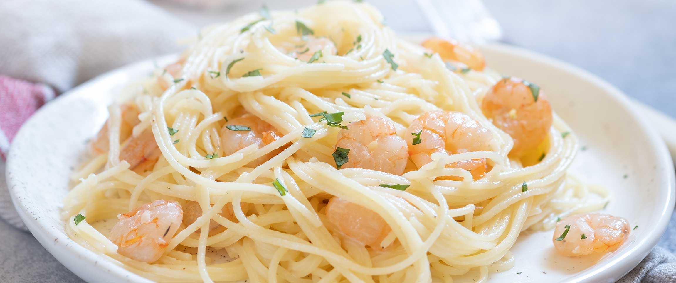 Hero - Full Width/performancefoodservice-Recipes-ShrimpScampi-HeroFull
