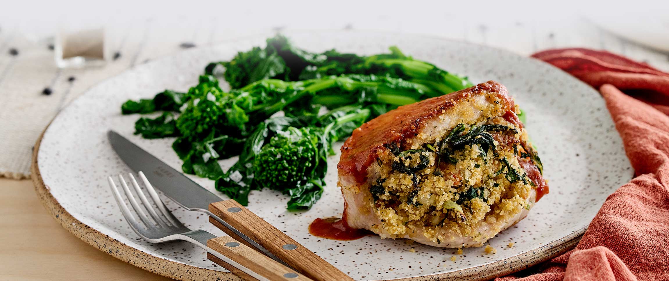 Hero - Full Width/PerformancefoodserviceDISHRecipesAppleChorizoStuffedPorkChopherofull