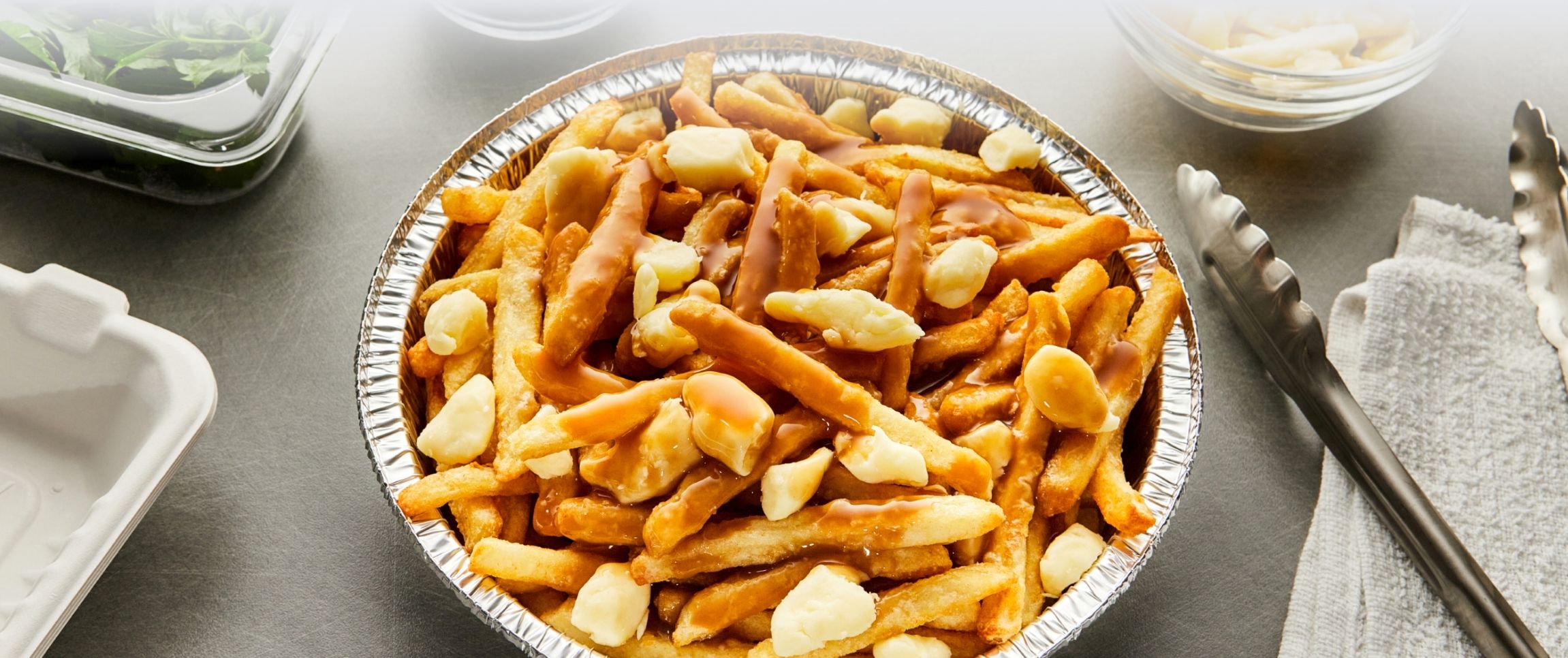 Hero - Full Width/performancefoodservice-Recipes-Stadium_Stack_Poutine-herofull