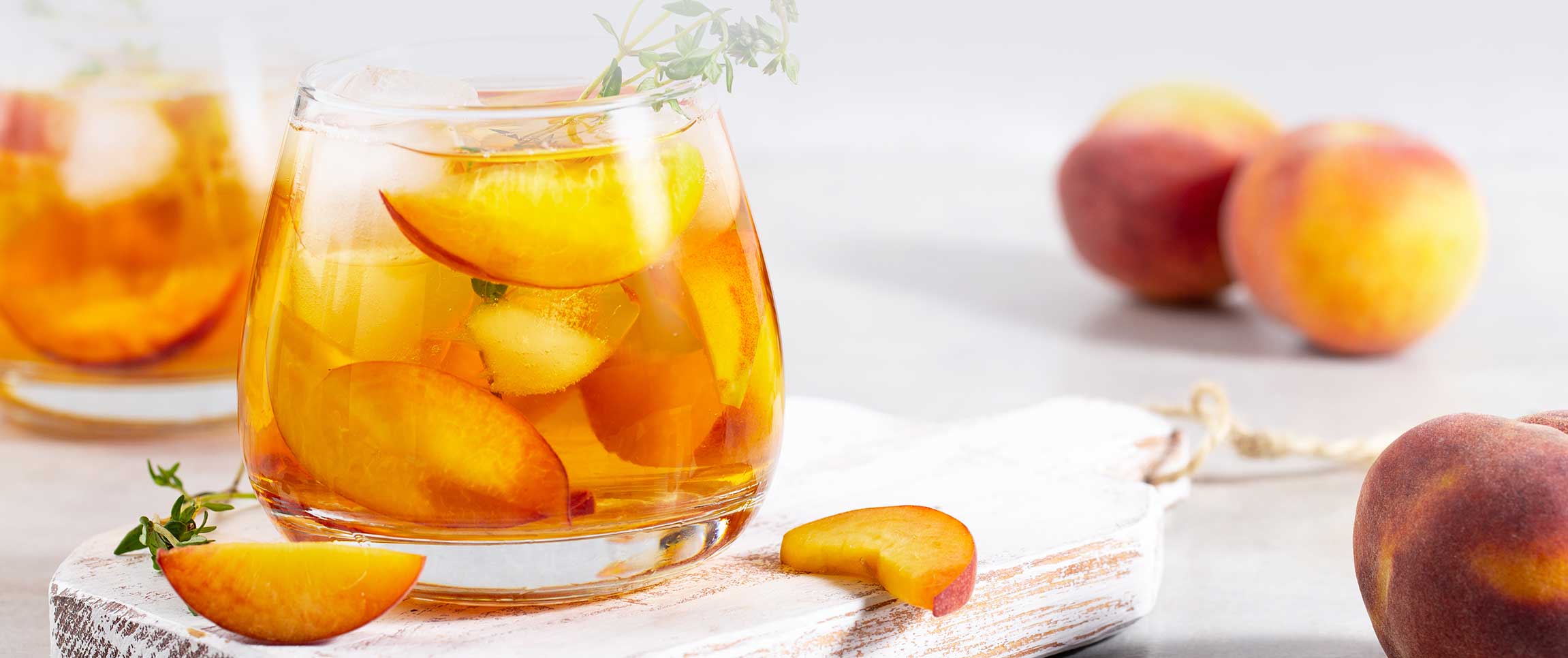 Hero - Full Width/Performancefoodservice-recipe-peachteacocktail-herofull