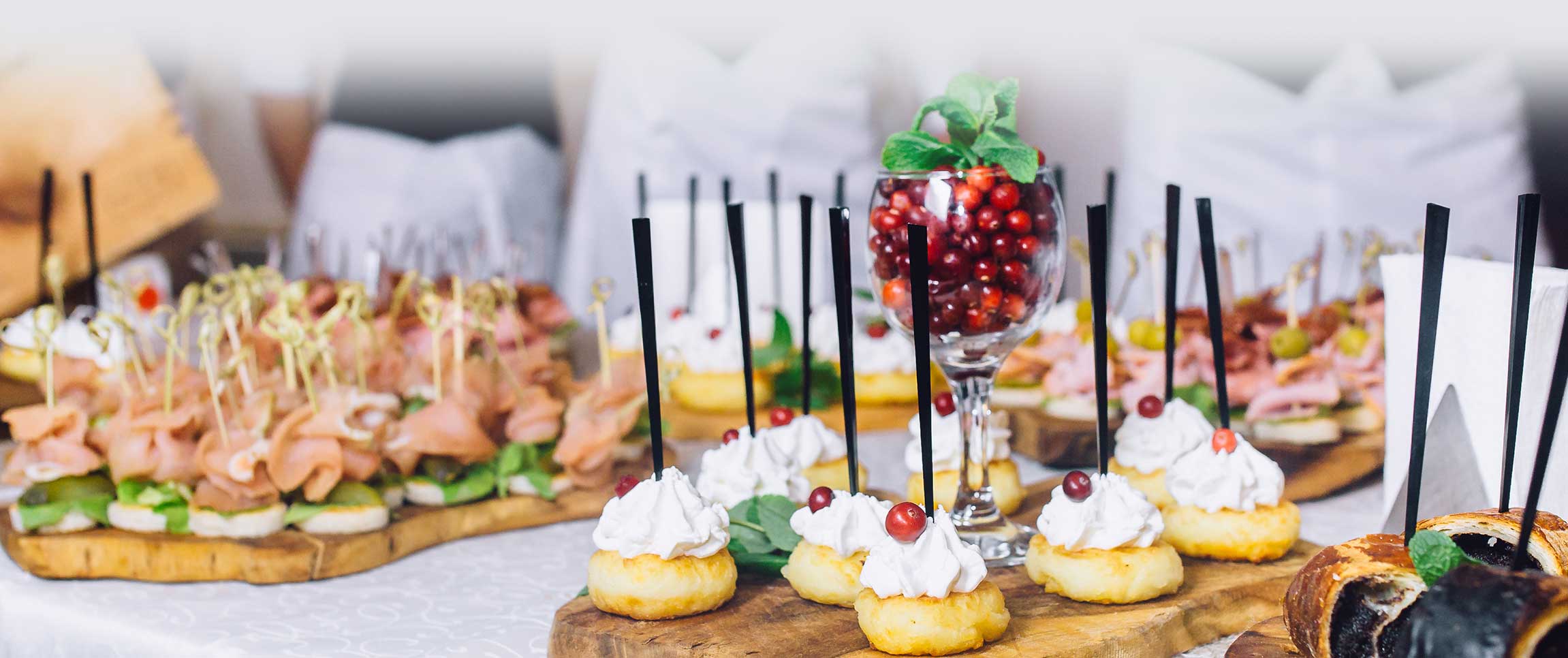 Articles/performancefoodservice-GetInspired-Cater_Aid-herofull