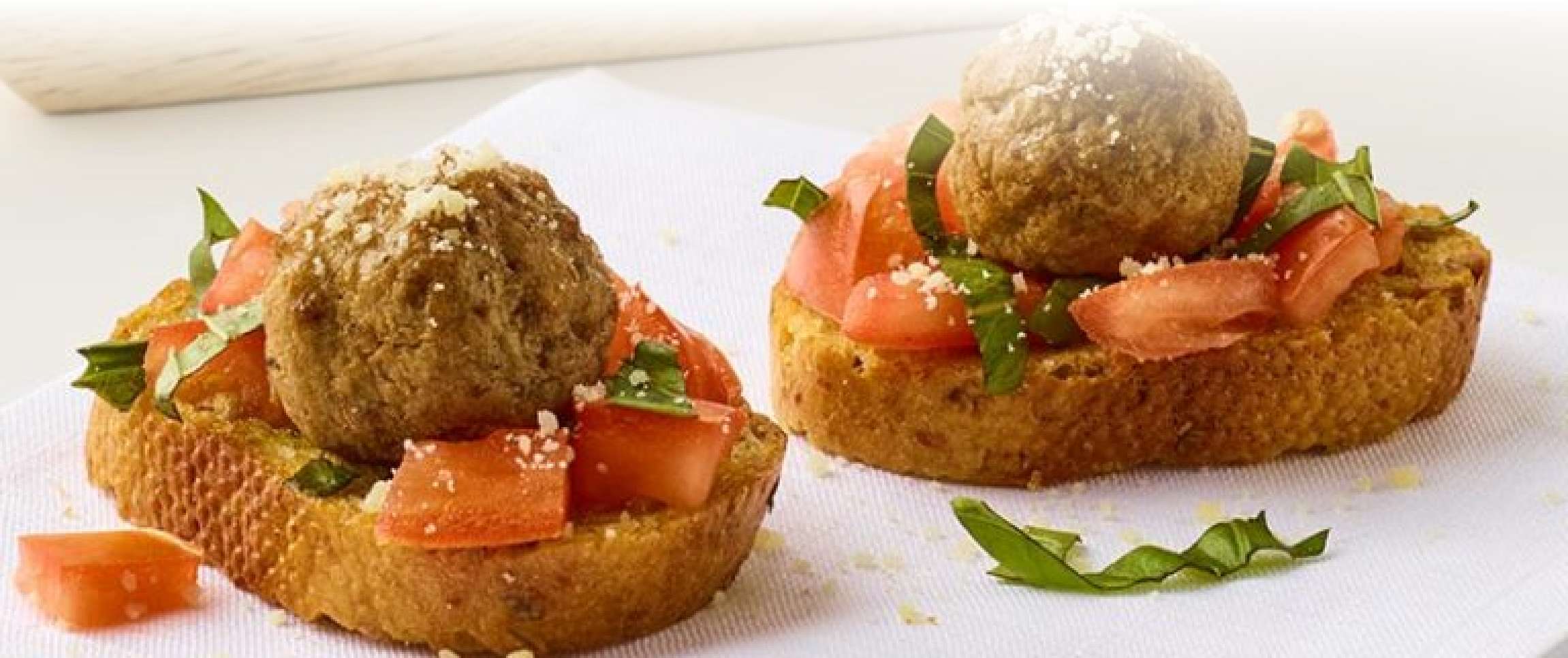 Hero - Full Width/Performancefoodservice-Recipes-Meatball_Bruschetta-herofull