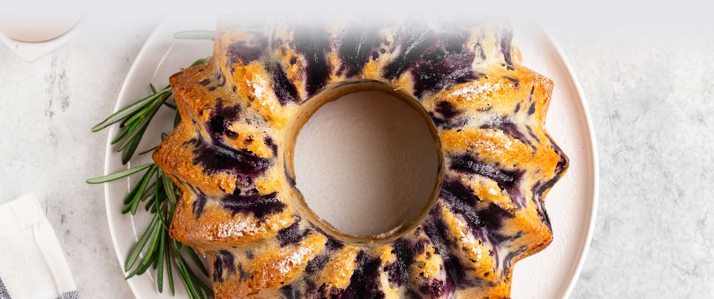 Hero - Full Width/performancefoodservice-recipes-LemonBlueberryCake-herofull