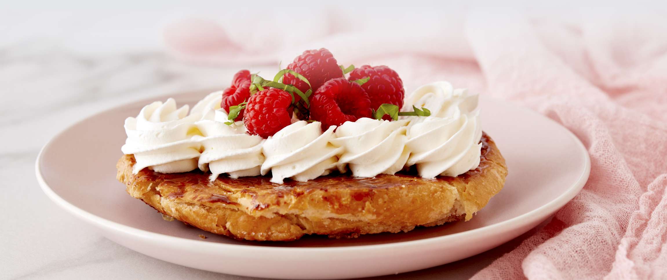 Hero - Full Width/performancefoodservice-Recipes-Flat_Croissants-herofull