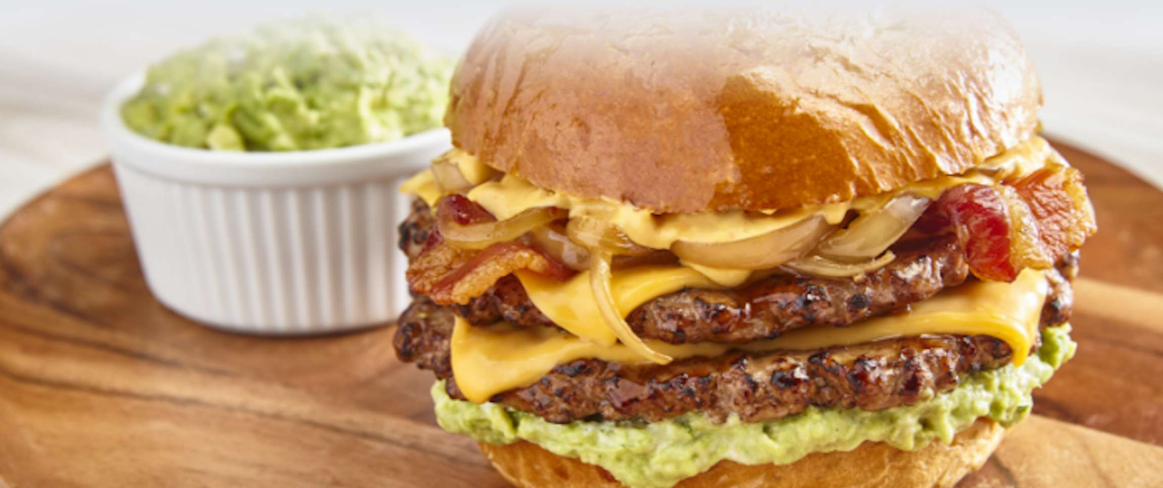 Hero - Full Width/Performancefoodservice-Recipes-Avocado_Ranch_Smash_Bacon_Burger-herofull