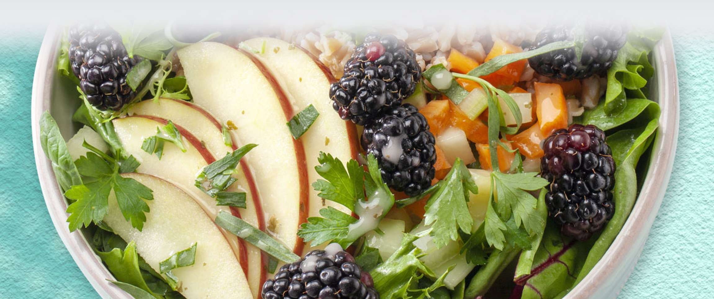 Articles/performancefoodservice-GetInspired-Salad_Steals_the_Spotlight-heroFull