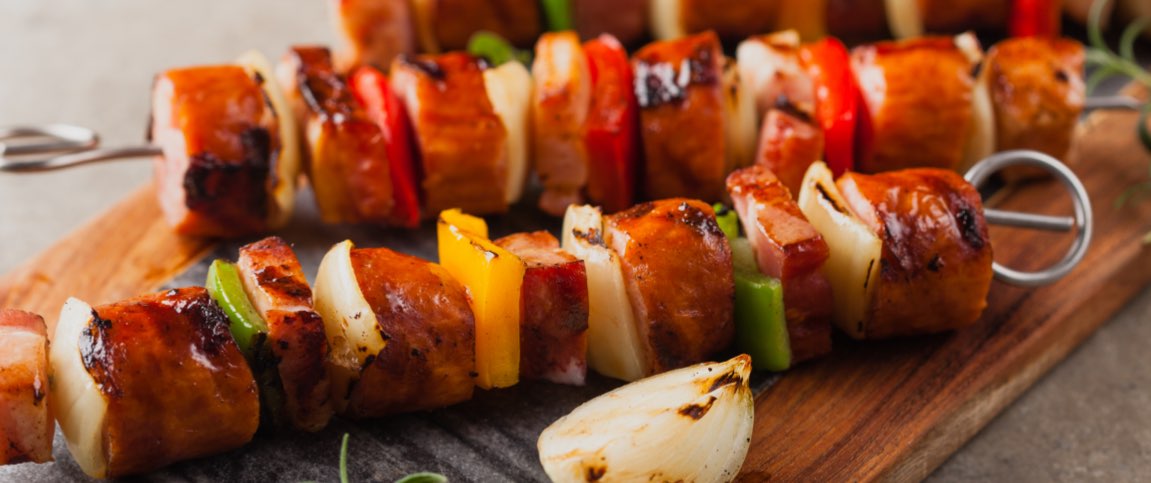 Hero - Full Width/performancefoodservice-Recipes-SAUSAGE_SKEWERS-heroFull
