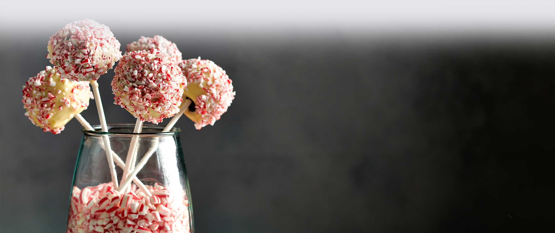 Hero - Full Width/Performancefoodservice-DishRecipes-PeppermentBrownieCakePops-HeroFull