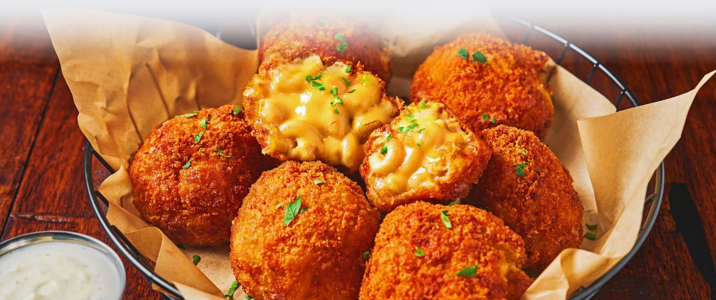 Hero - Full Width/performancefoodservice-Recipes-Mac_n_Cheese_Bites-heroFull