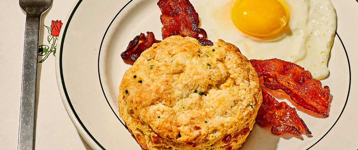 Hero - Full Width/performancefoodservice-Recipes-CHEDDAR_CHIVE_BISCUIT-heroFull