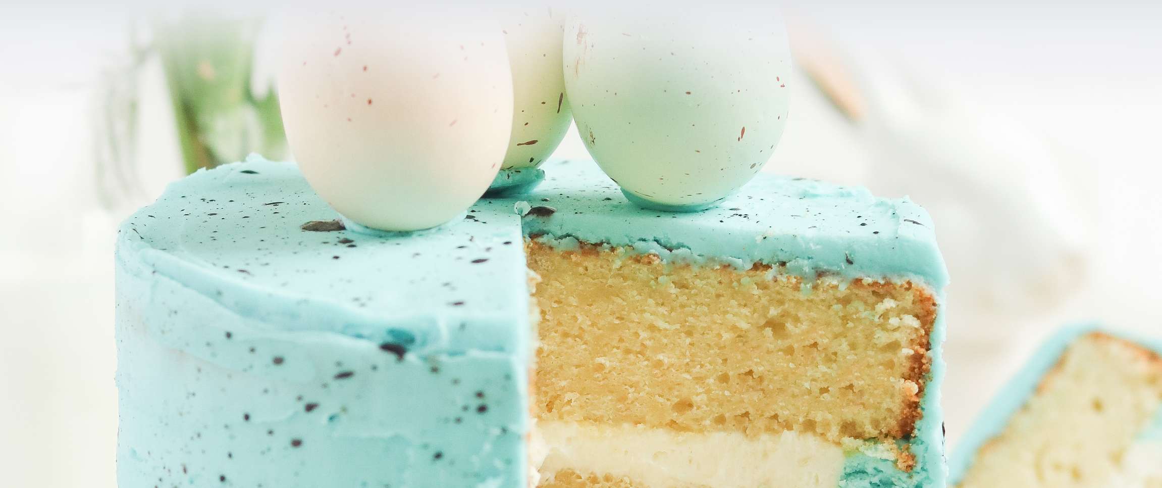 Hero - Full Width/Performancefoodservice-Recipes-Speckled_Egg_Cake-herofull