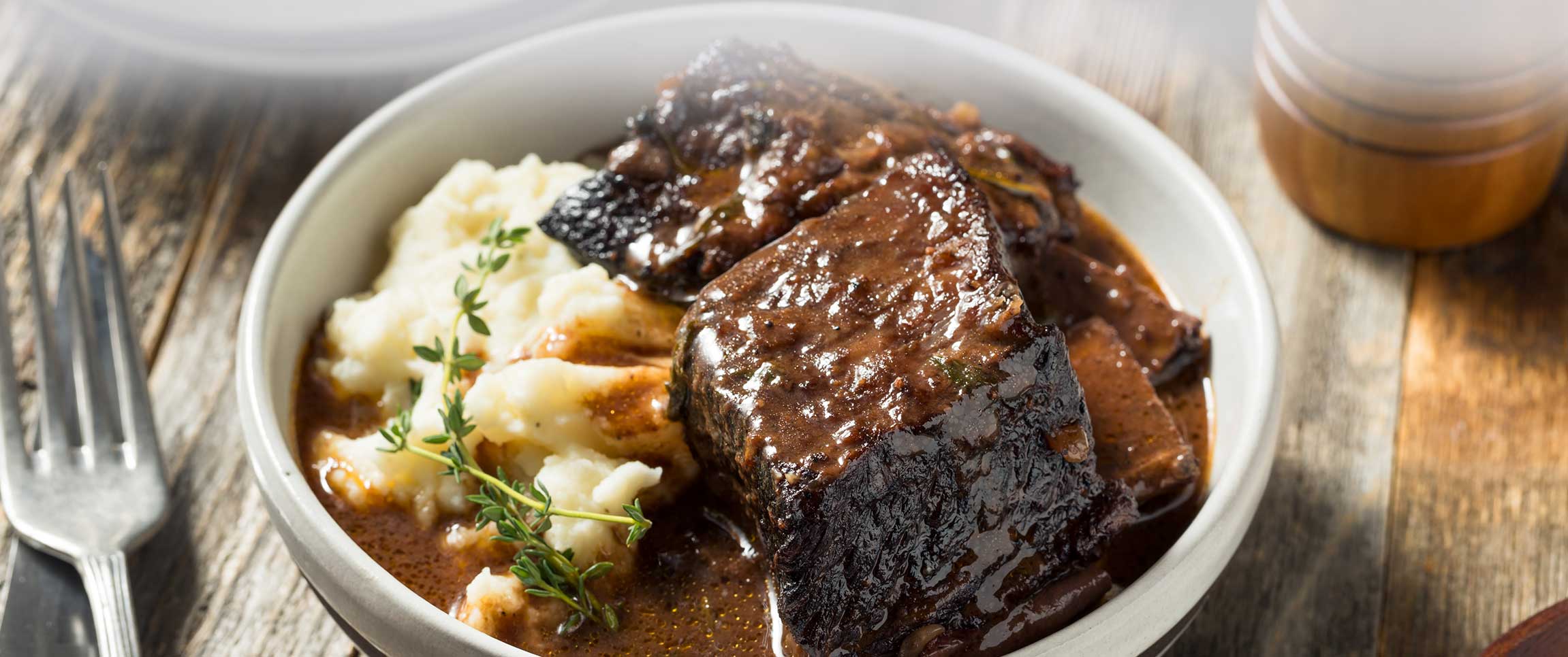 Hero - Full Width/performancefoodservice-Recipe-BraisedChuckShortRibs-HeroFull