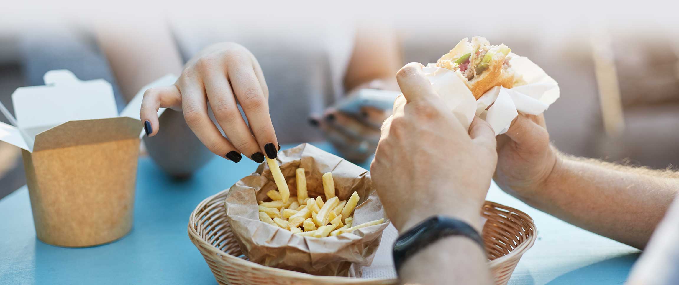 Articles/Performancefoodservice-GetInspired-CrispInTheAir-herofull