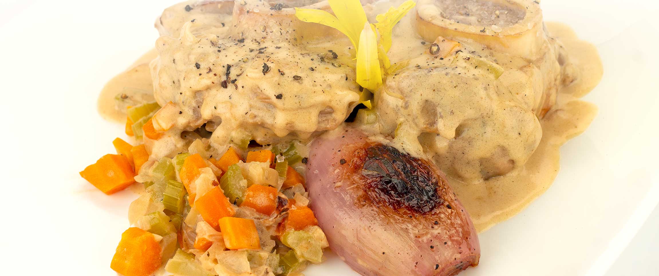 Hero - Full Width/performancefoodservice-Recipes-CreamyRoastedVealLeg-HeroFull