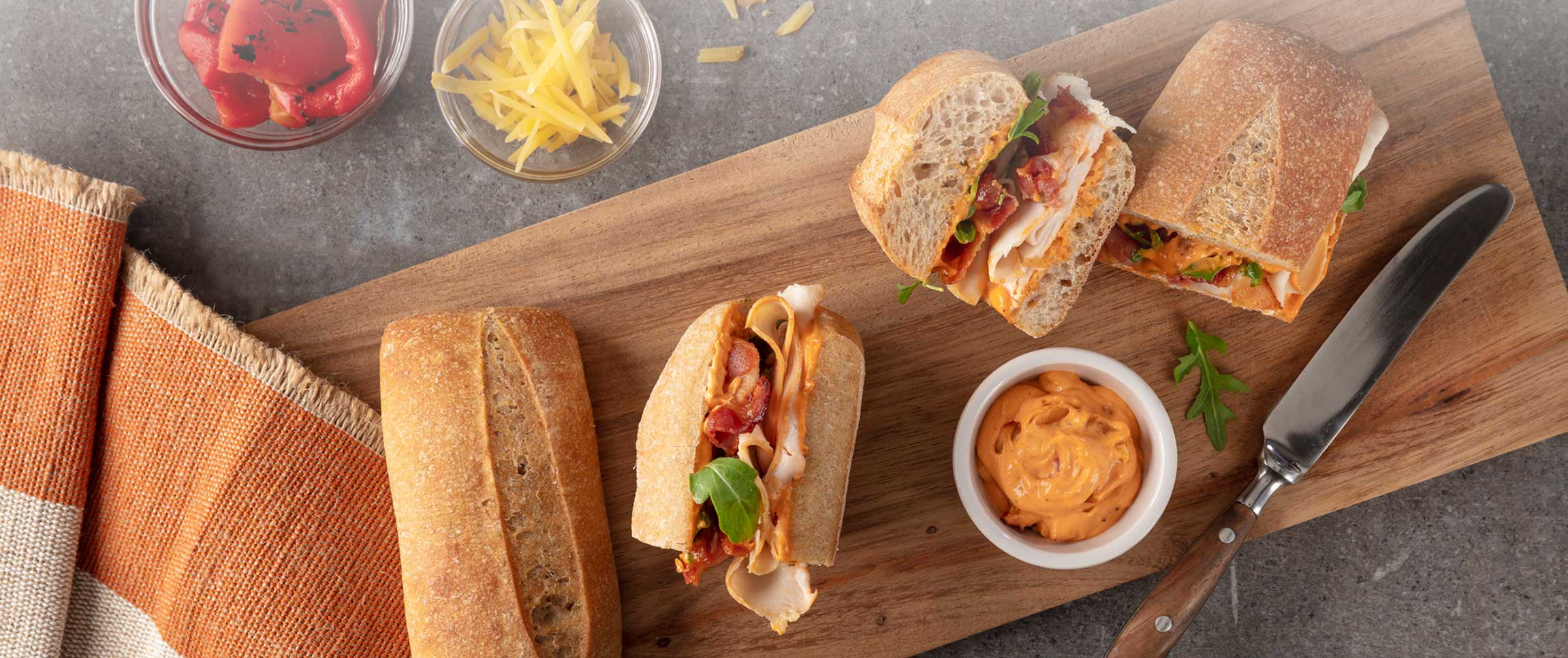Hero - Full Width/performancefoodservice-Recipes-RoastedPepperSmokedGoudaMayo-HeroFull