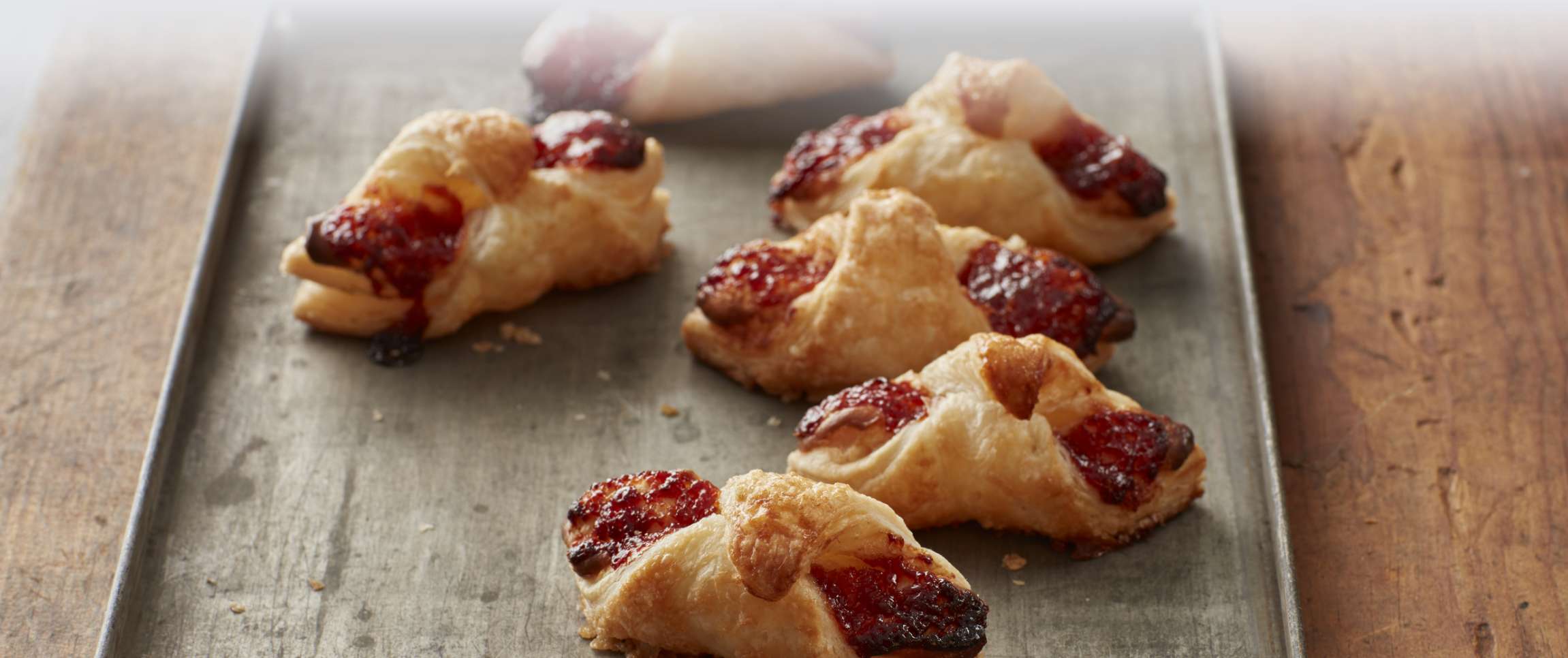 Hero - Full Width/Performancefoodservice-Recipes-Pastelitos_de_Guayaba_y_Queso-herofull