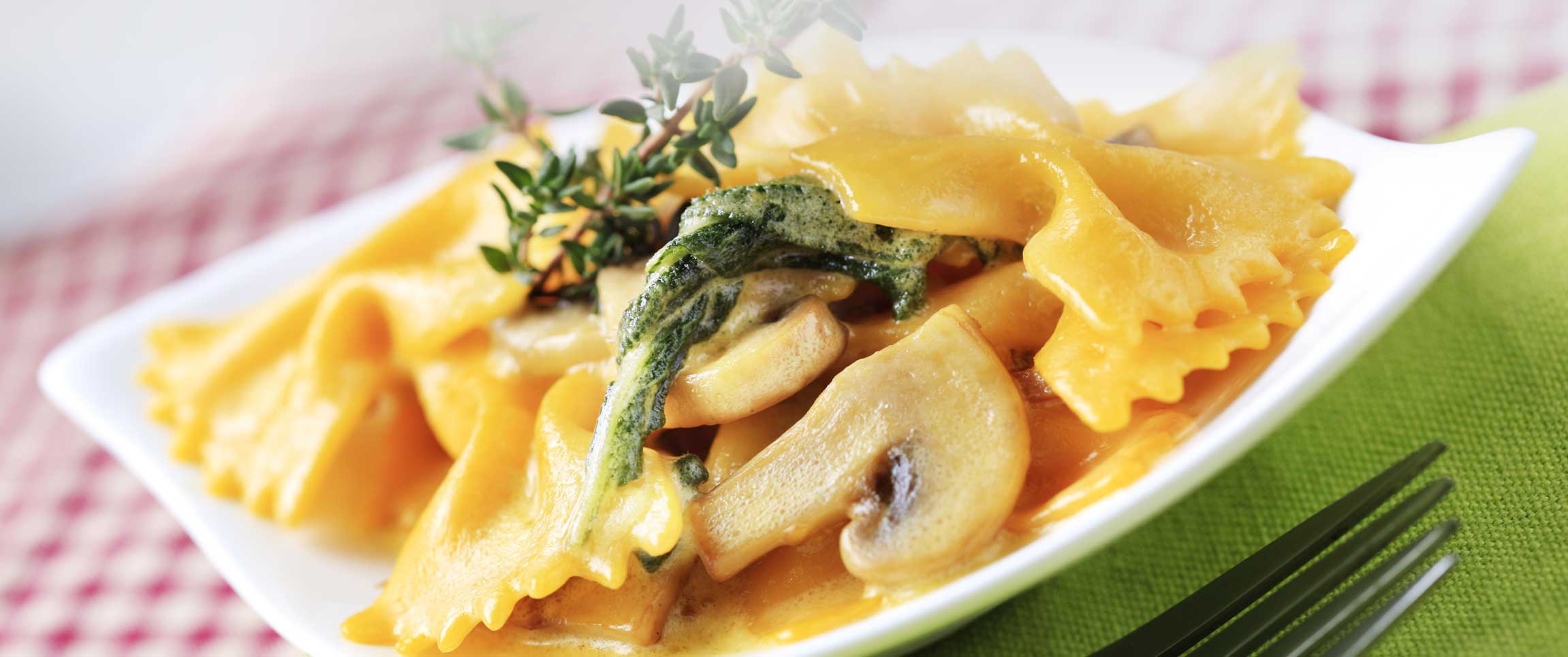 Hero - Full Width/Performancefoodservice-recipe-springbowtiepasta-herofull