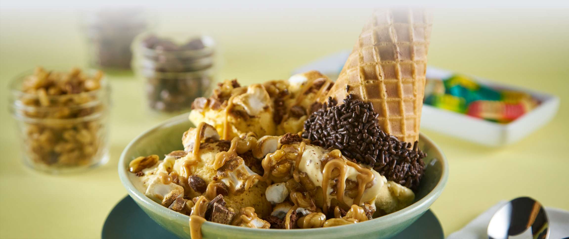 Hero - Full Width/Performancefoodservice-recipes-Dropped_Cone_Sundae-herofull
