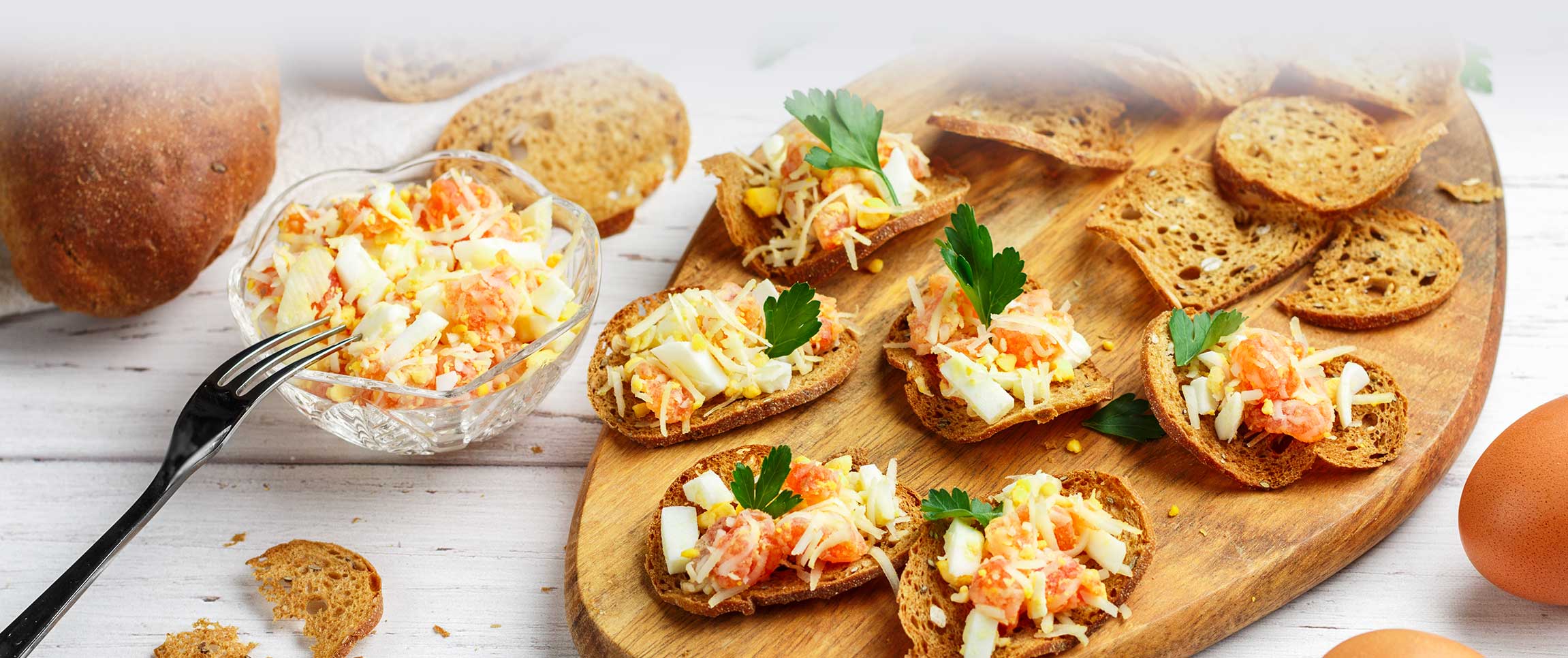 Hero - Full Width/performancefoodservice-recipes-SalmonEggSaladToast-herofull