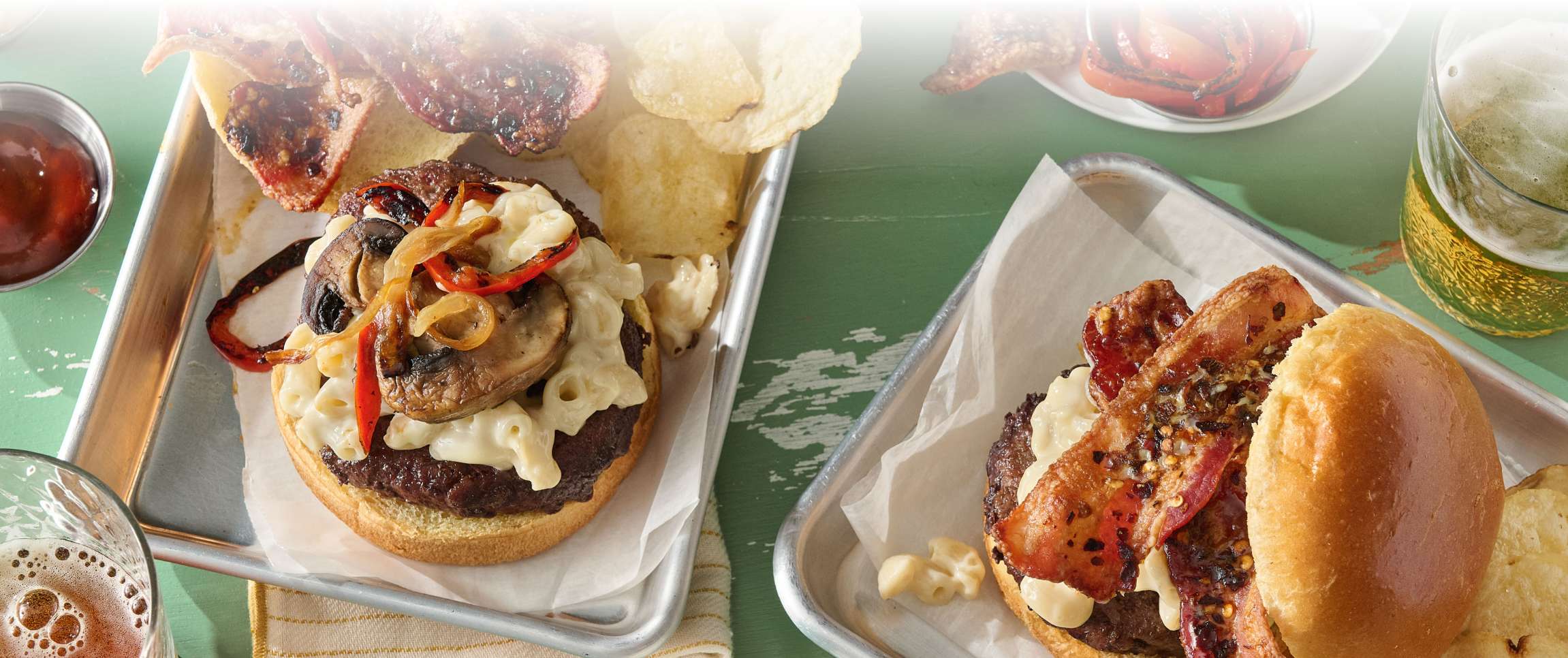 Hero - Full Width/Performancefoodservice-DISHRecipes-Mac_And_Cheese_Burger-herofull