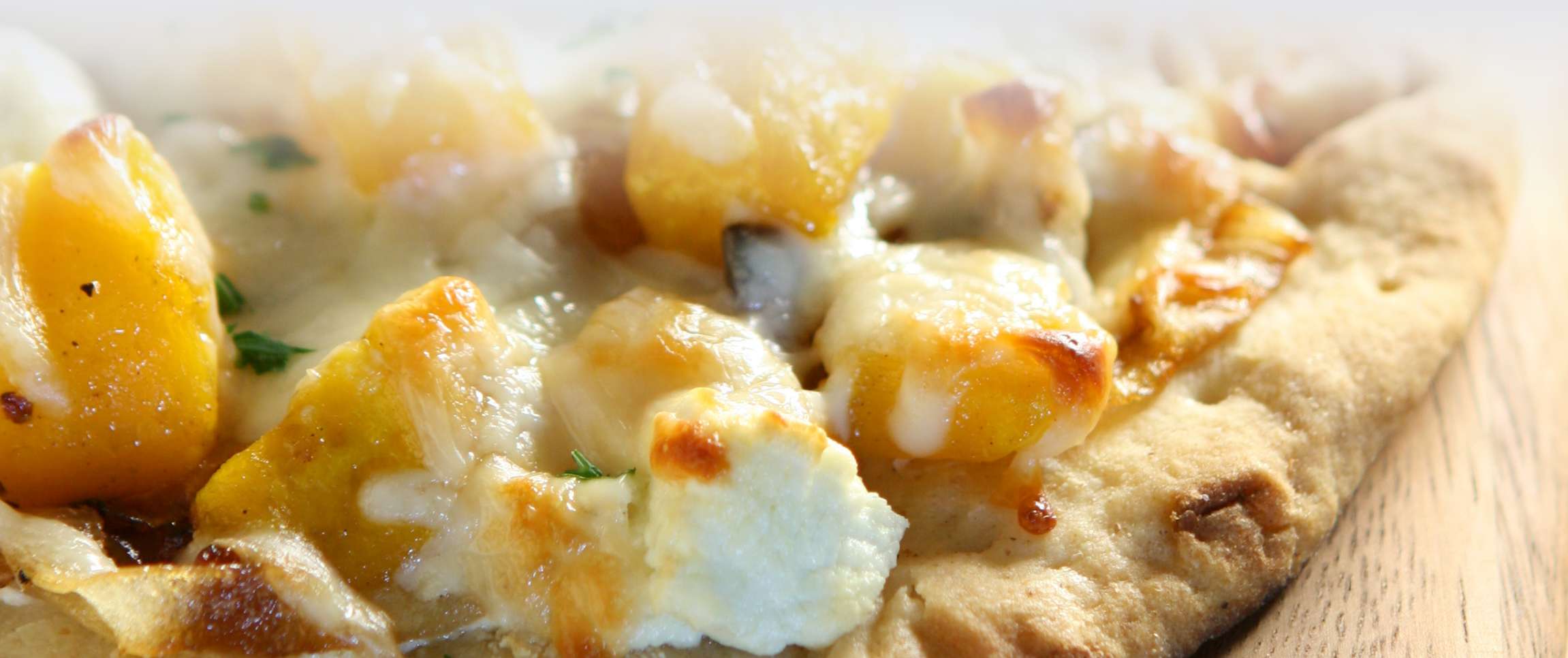 Hero - Full Width/performancefoodservice-Recipes-Pumpkin_Sage_Pizza-herofull