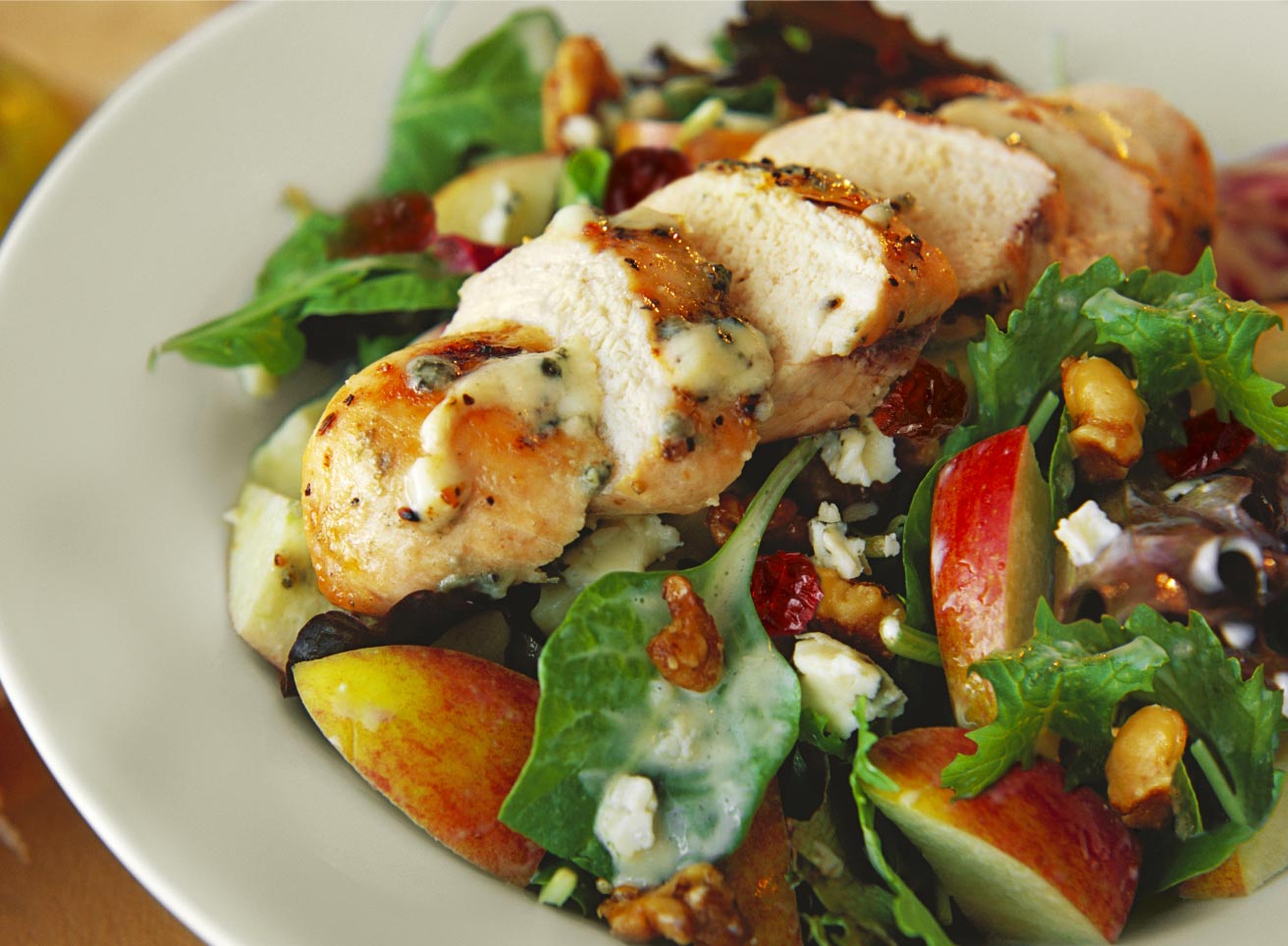 Hero - Half Width/performancefoodservice-Recipes-TOSSED_GREENS_CHICKEN_APPLE-heroHalf