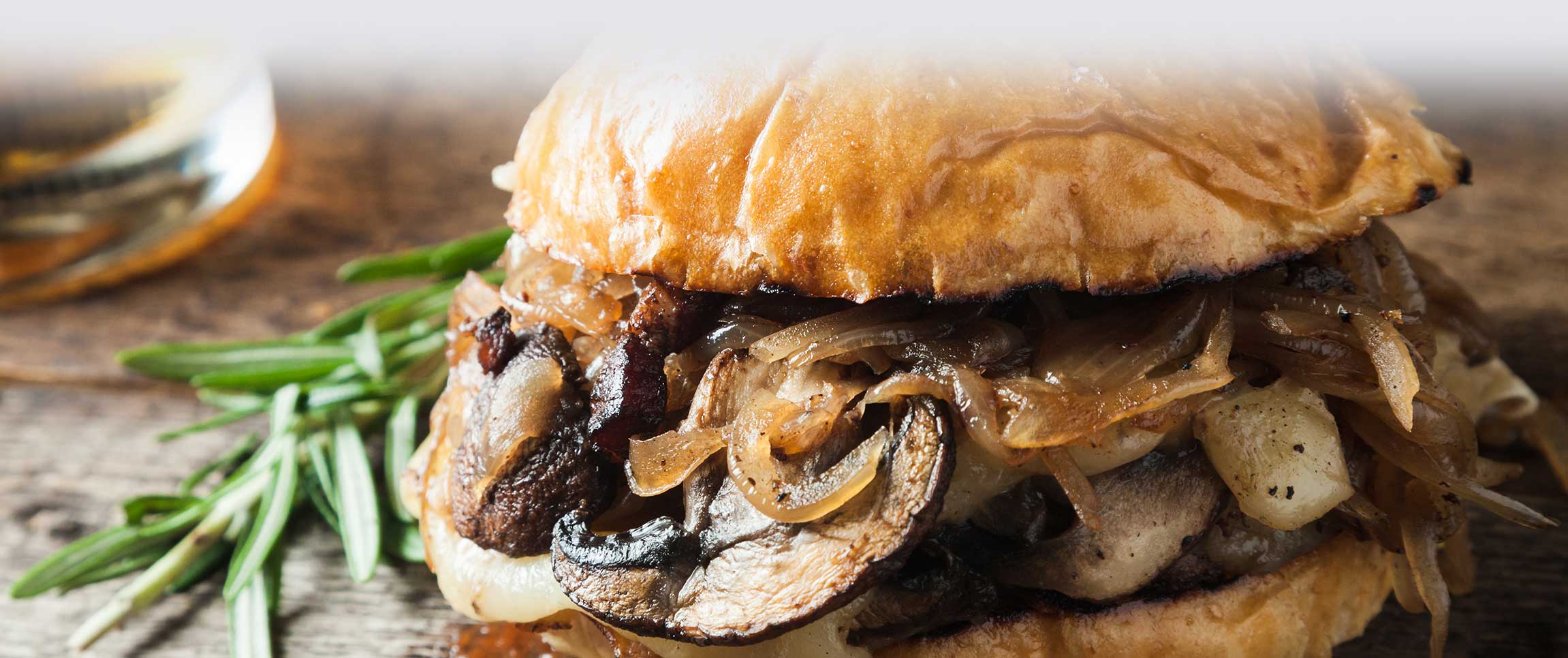 Hero - Full Width/performancefoodservice-recipes-ShroomBurger-herofull