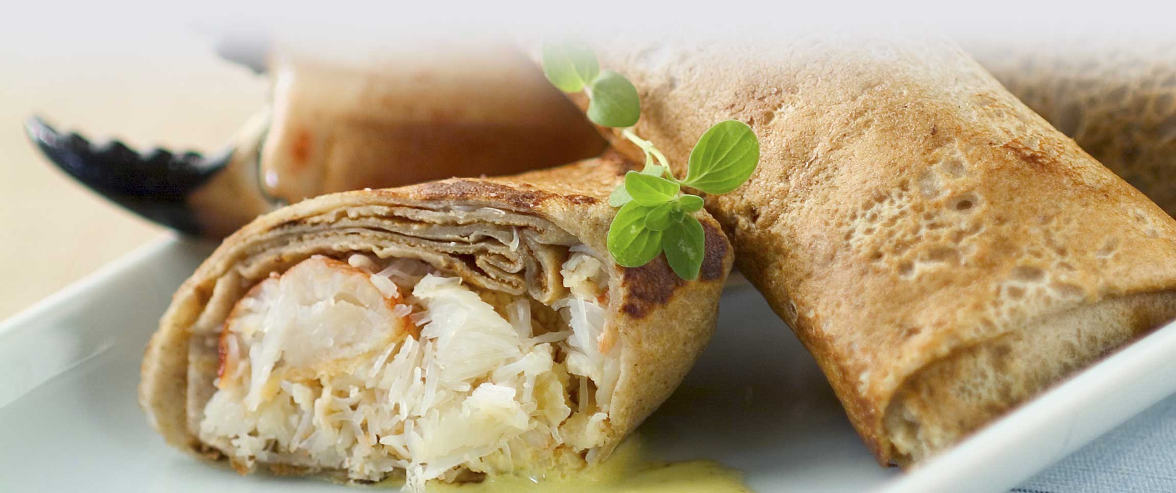 Hero - Full Width/performancefoodservice-recipes-CrabmeatCrepe-herofull