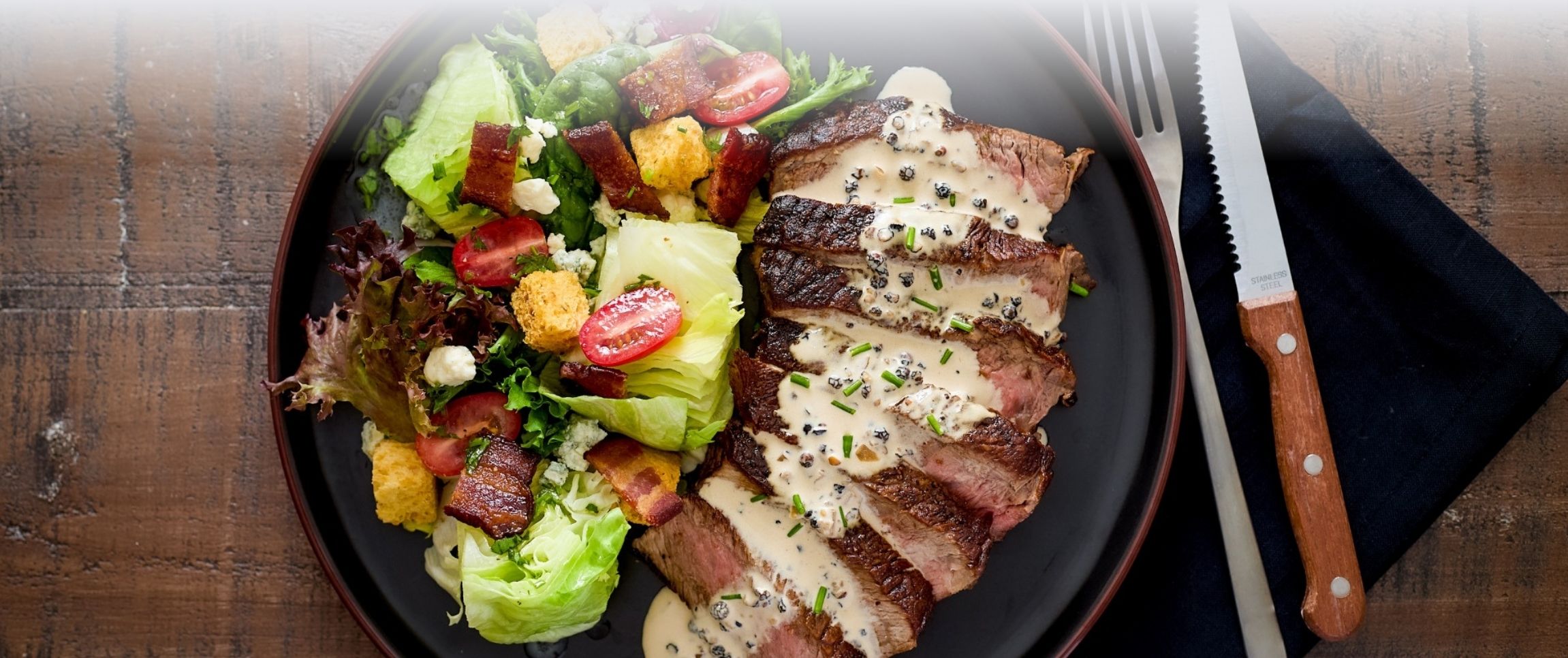 Hero - Full Width/performancefoodservice-Recipes-Peppercorn_Butter_Sauce-herofull