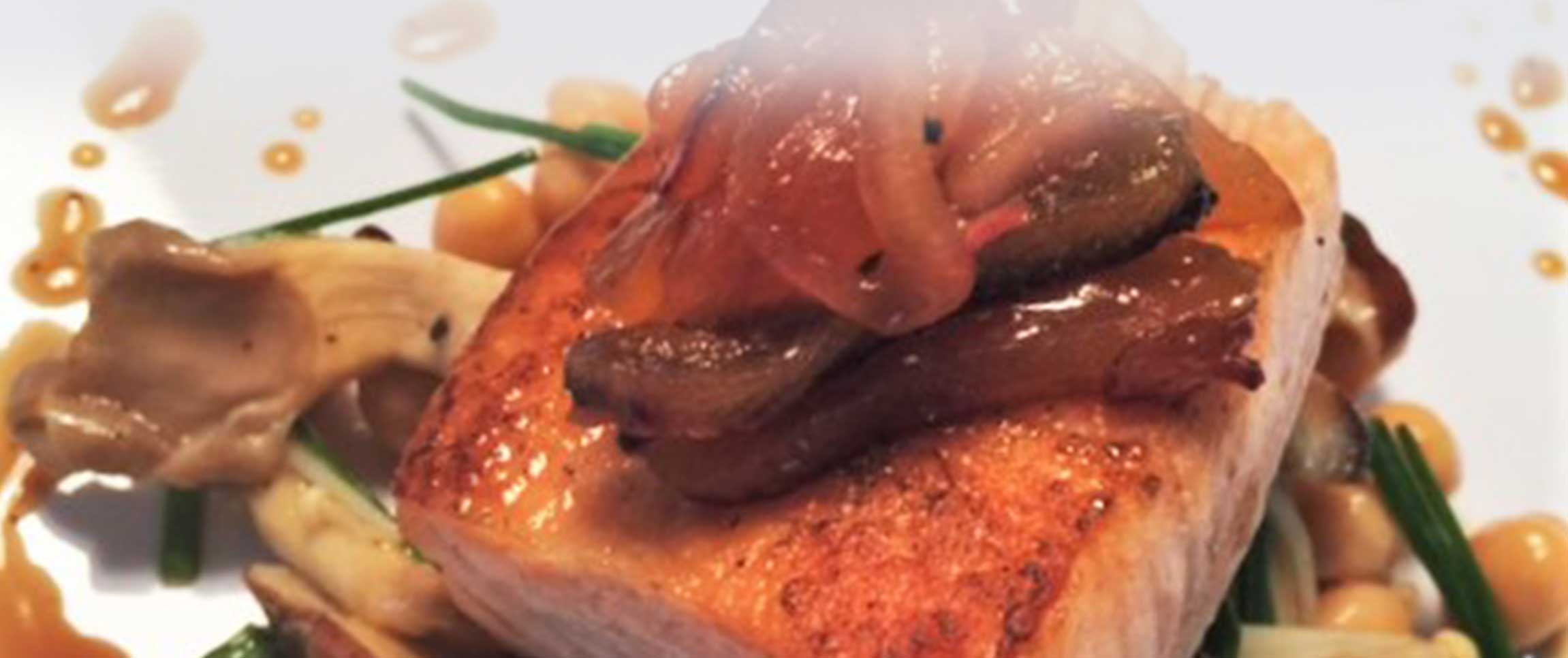 Hero - Full Width/performancefoodserviceRecipeSalmonAtopChickpeaMushroomSaladHerofull