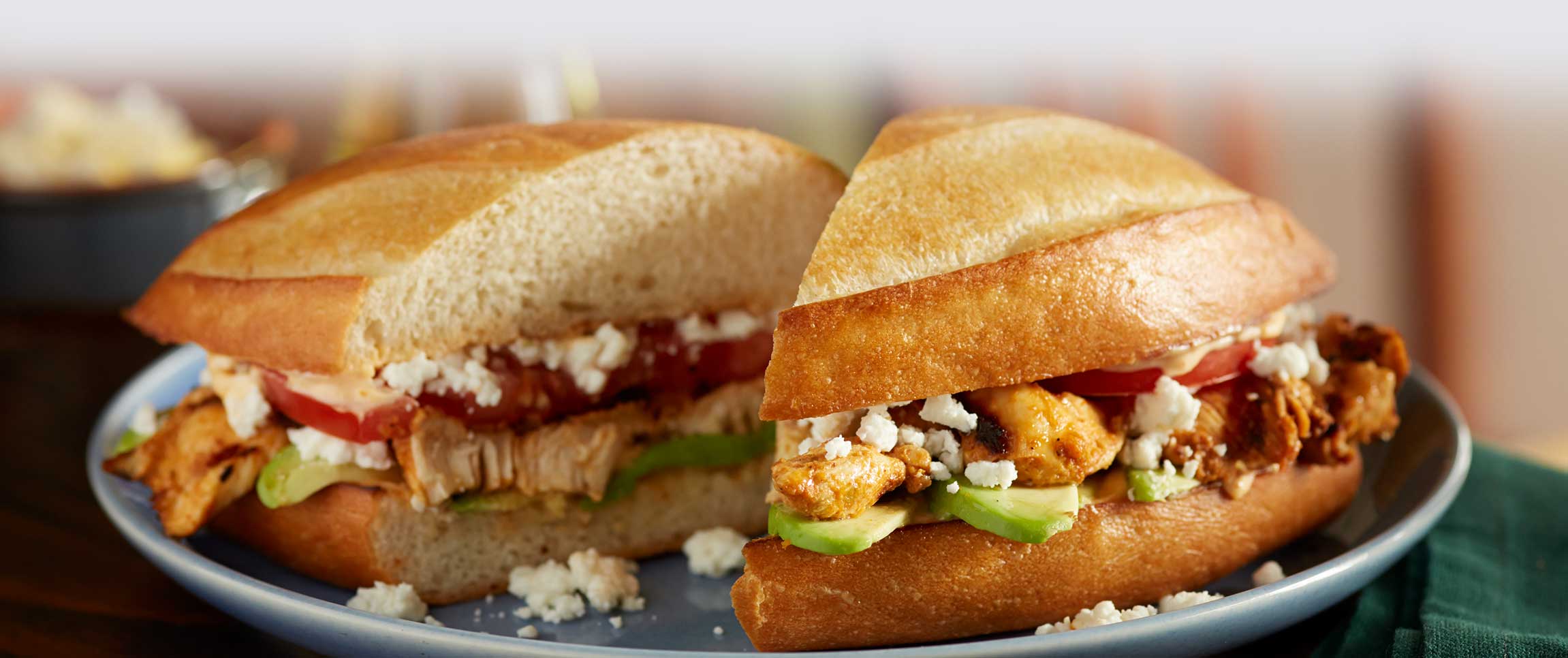 Hero - Full Width/performancefoodservice-recipes-YucatanGrilledChickenSandwich-herofull