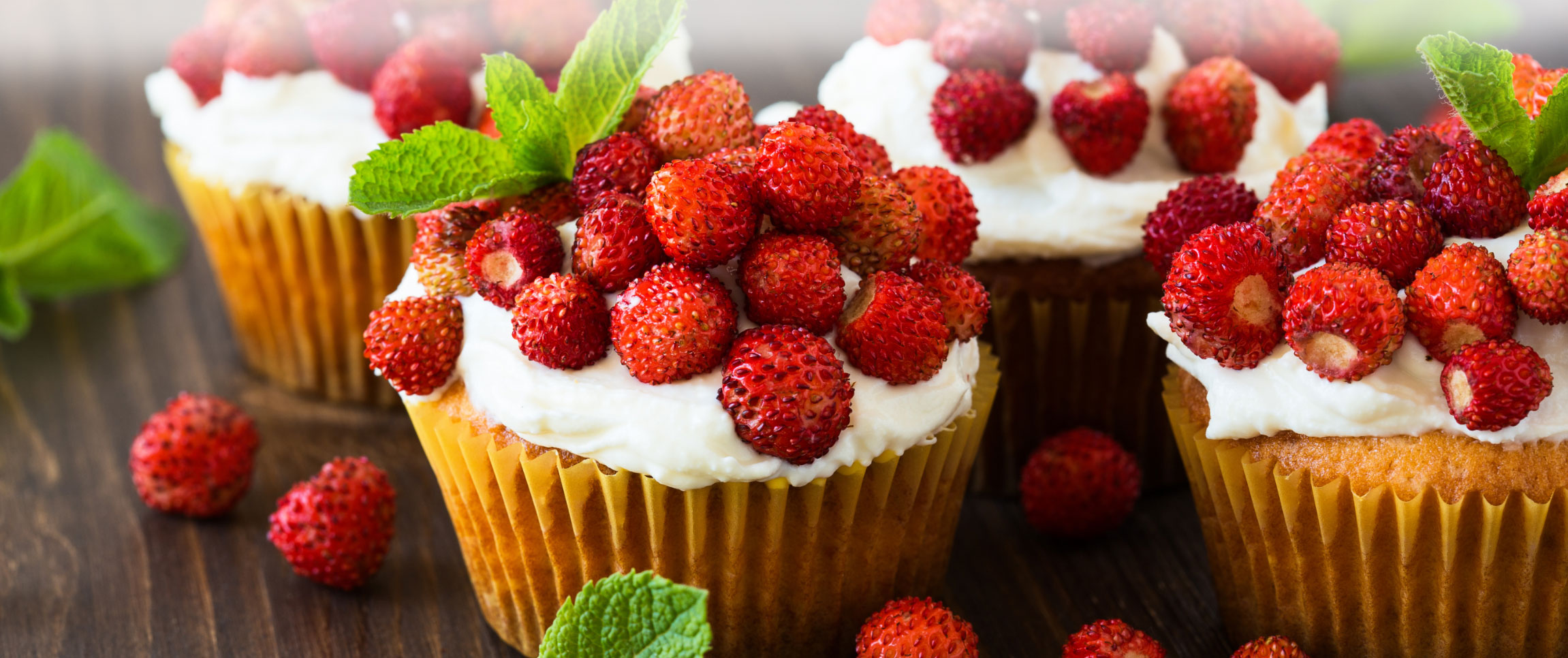 Articles/performancefoodservice-GetInspired-summer-desserts-berry-heroFull